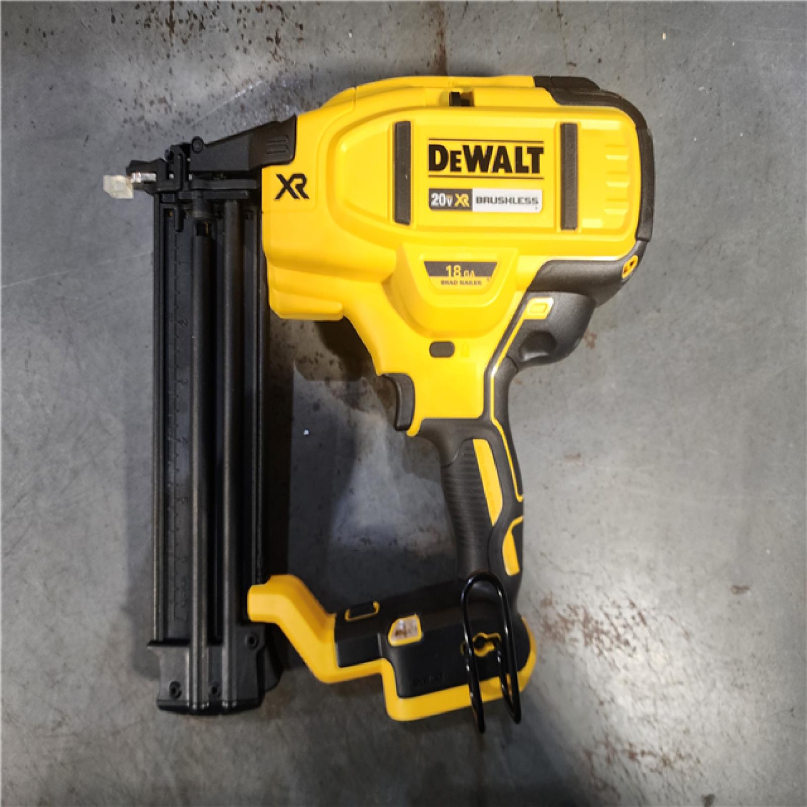 HOUSTON LOCATION - AS-IS DEWALT 20V MAX XR 18 Gauge Brad Nailer Kit