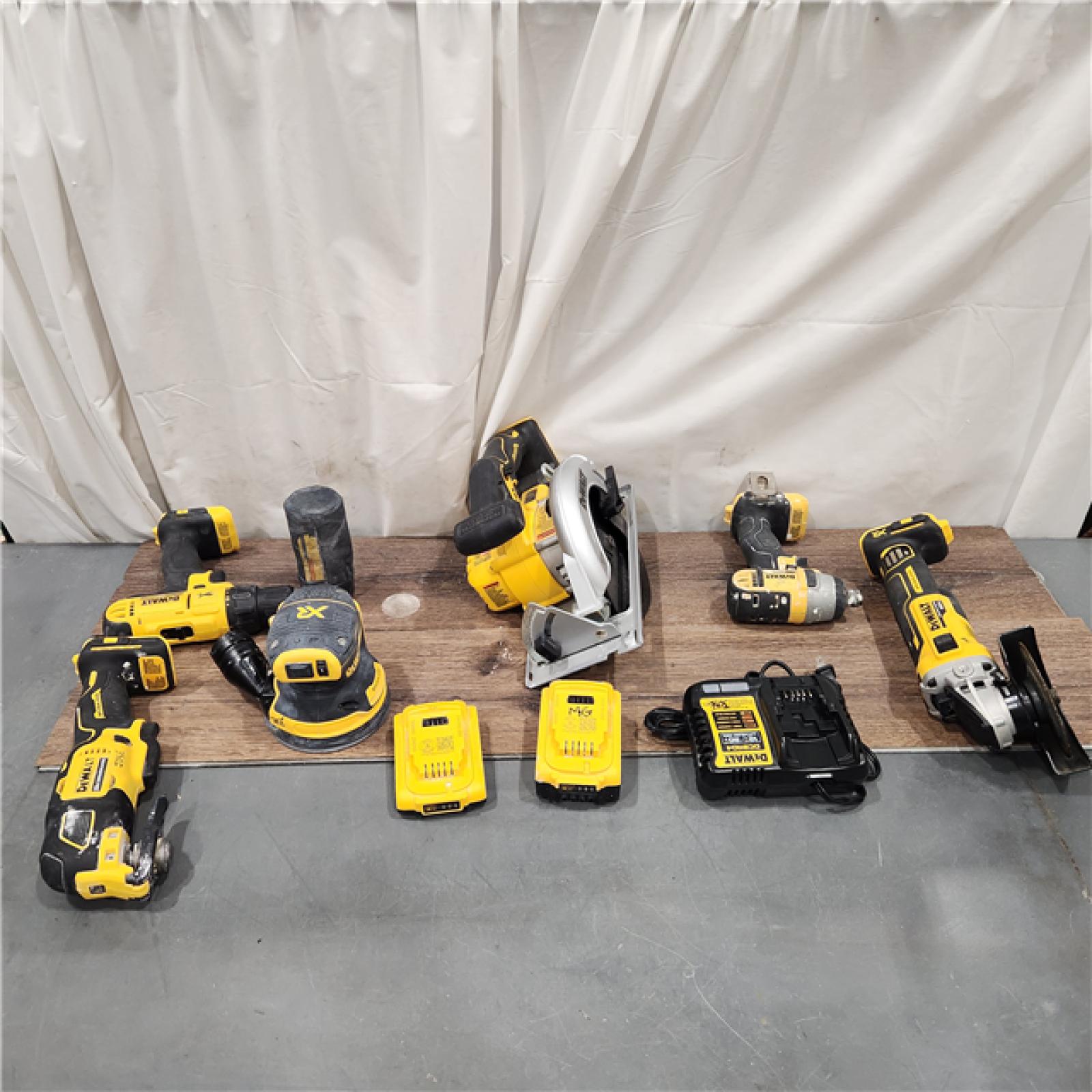 AS IS Dewalt 20-Volt MAX ToughSystem Lithium-Ion 6-Tool Cordless Combo Kit