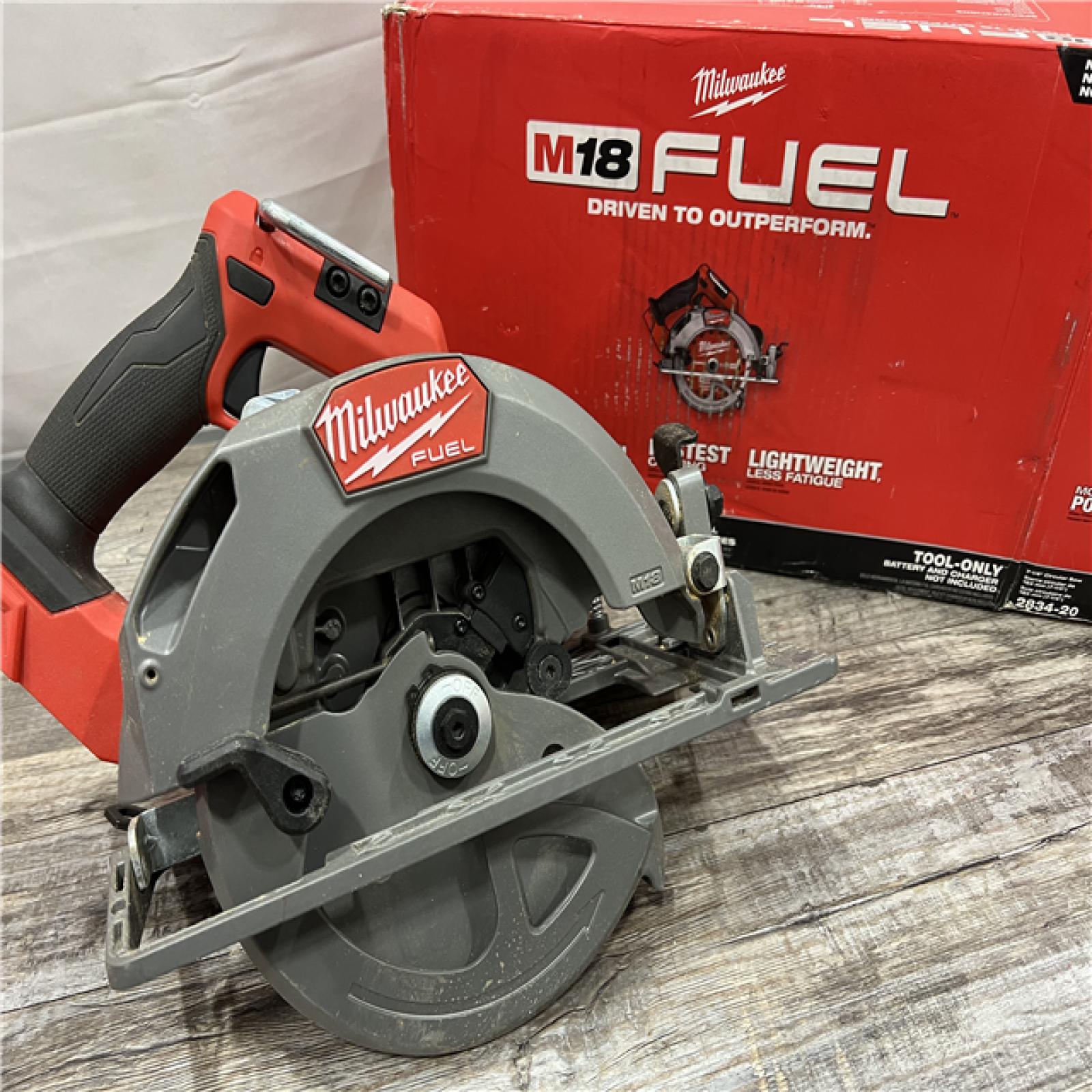 AS-IS Milwaukee M18 FUEL 18V Lithium-Ion Brushless Cordless 7-1/4 in. Circular Saw (Tool-Only)