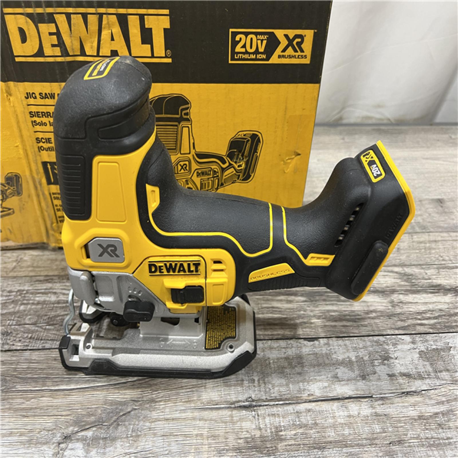 AS-IS DEWALT 20V MAX XR Cordless Barrel Grip Jigsaw (Tool Only)