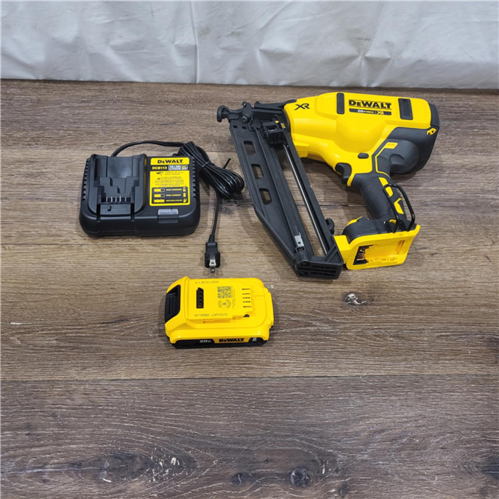 AS-IS DeWalt DCN660D1 20V 16 Gauge Cordless Angled Finish Nailer Kit W/ 2Ah Battery