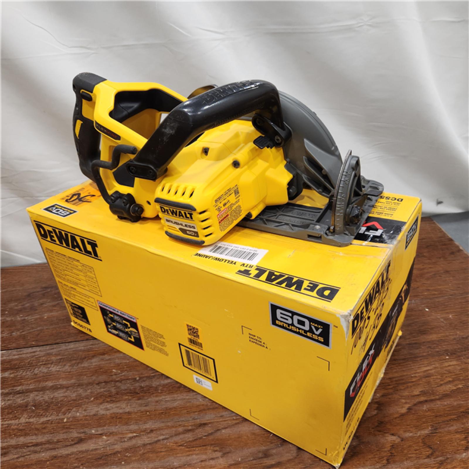 AS-IS DEWALT FLEXVOLT 60V MAX Cordless Brushless 7-1/4 in. Wormdrive Style Circular Saw (Tool Only)