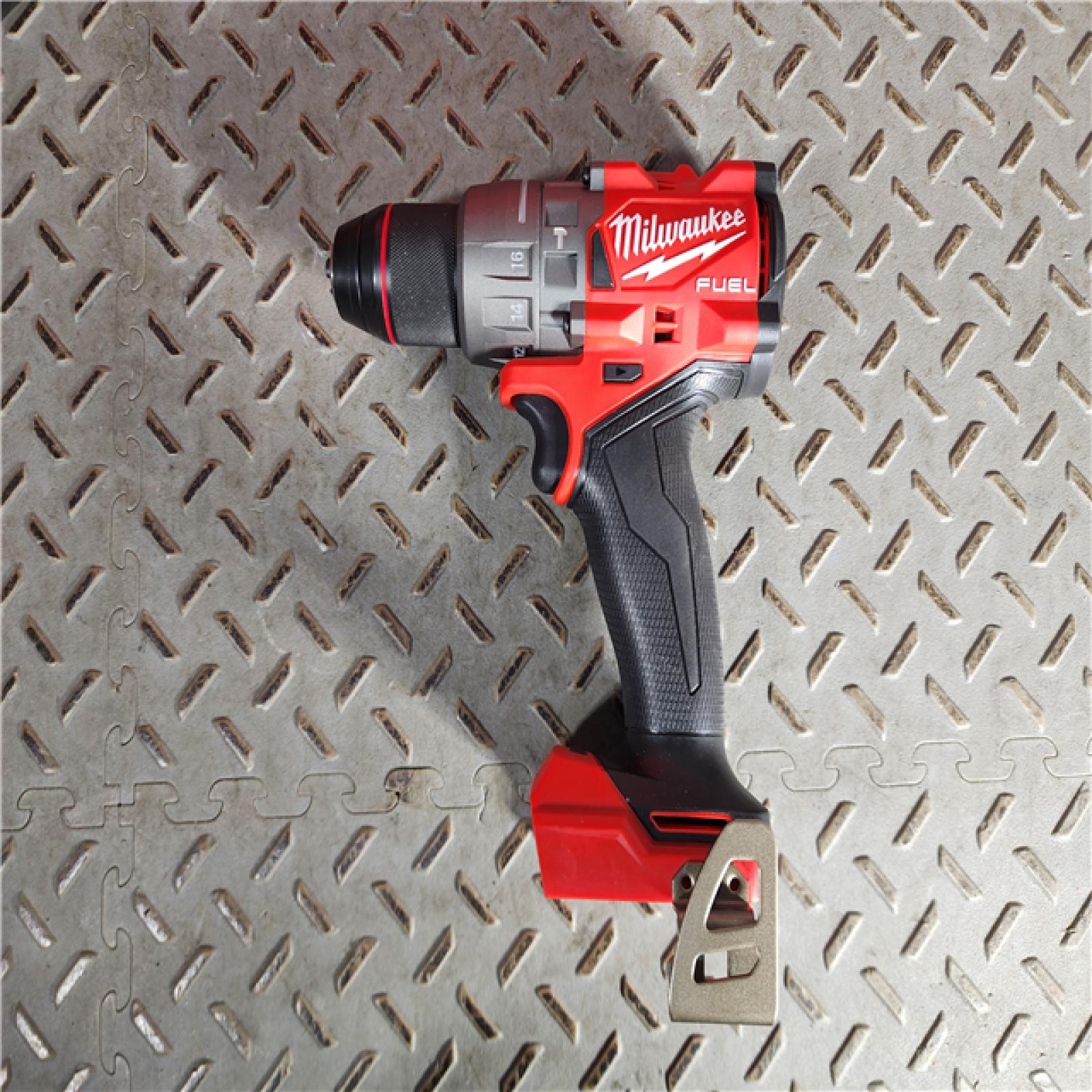 HOUSTON LOCATION - AS-IS (APPEARS LIKE NEW) Milwaukee 2904-22 Hammer Drill Driver Kit with Batteries  Charger & Tool Case  Red