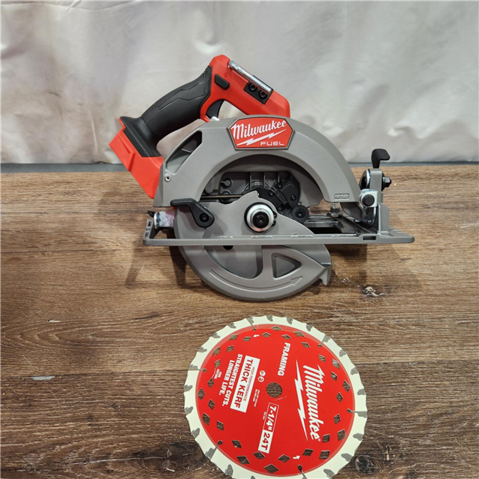 AS-IS Milwaukee M18 FUEL 18V Lithium-Ion Brushless Cordless 7-1/4 in. Circular Saw (Tool-Only)