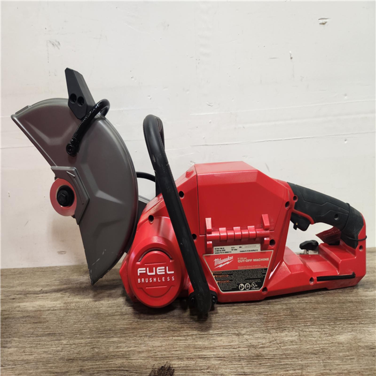 Phoenix Location Milwaukee M18 FUEL ONE-KEY 18V Lithium-Ion Brushless Cordless 9 in. Cut Off Saw (Tool-Only)