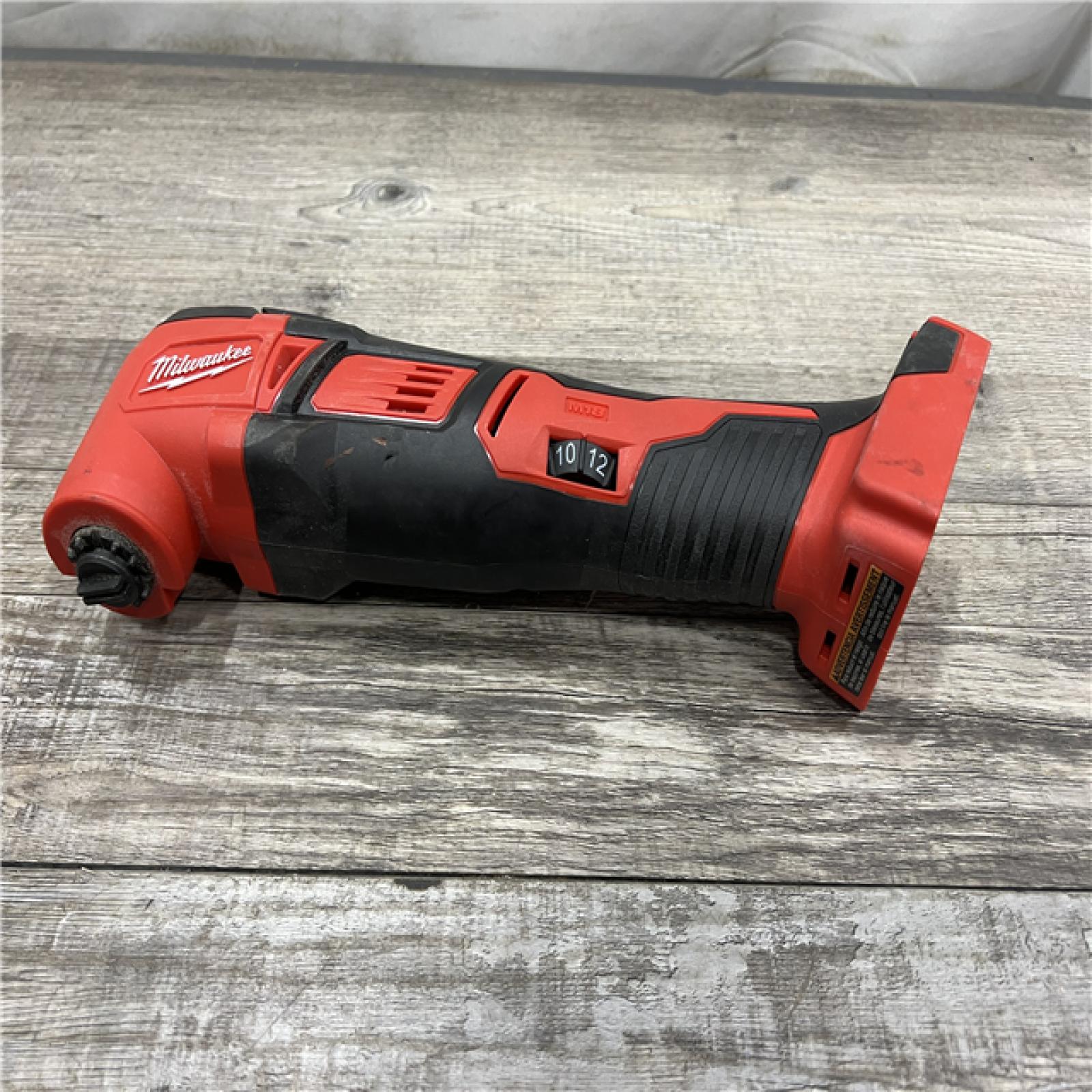 AS-IS Milwaukee 2626-20 M18 Lithium-Ion Cordless Multi-Tool (Tool Only)