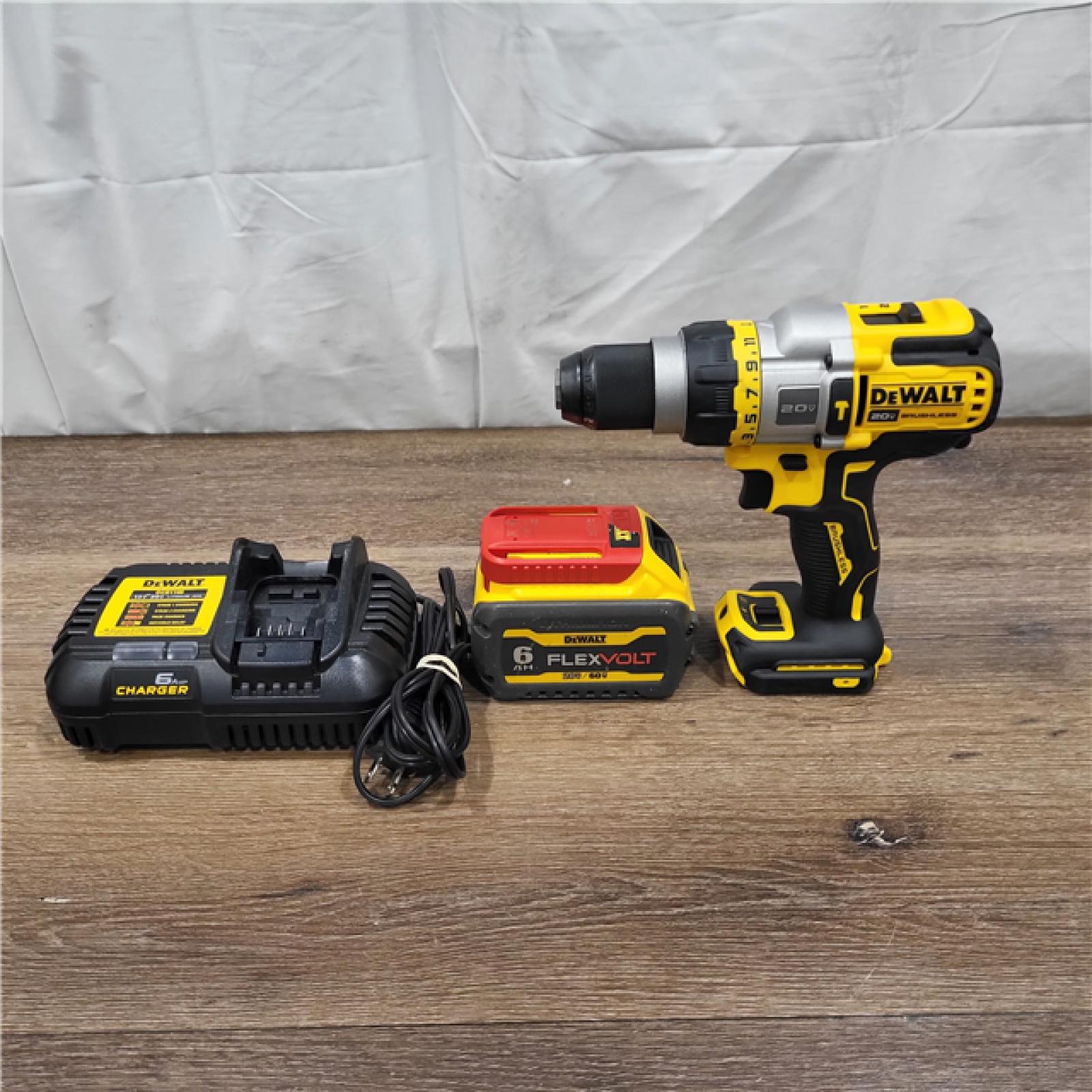 NEW!Dewalt FLEXVOLT 20 Volt 1/2 in. Brushless Cordless Hammer Drill/Driver Kit (Battery & Charger)