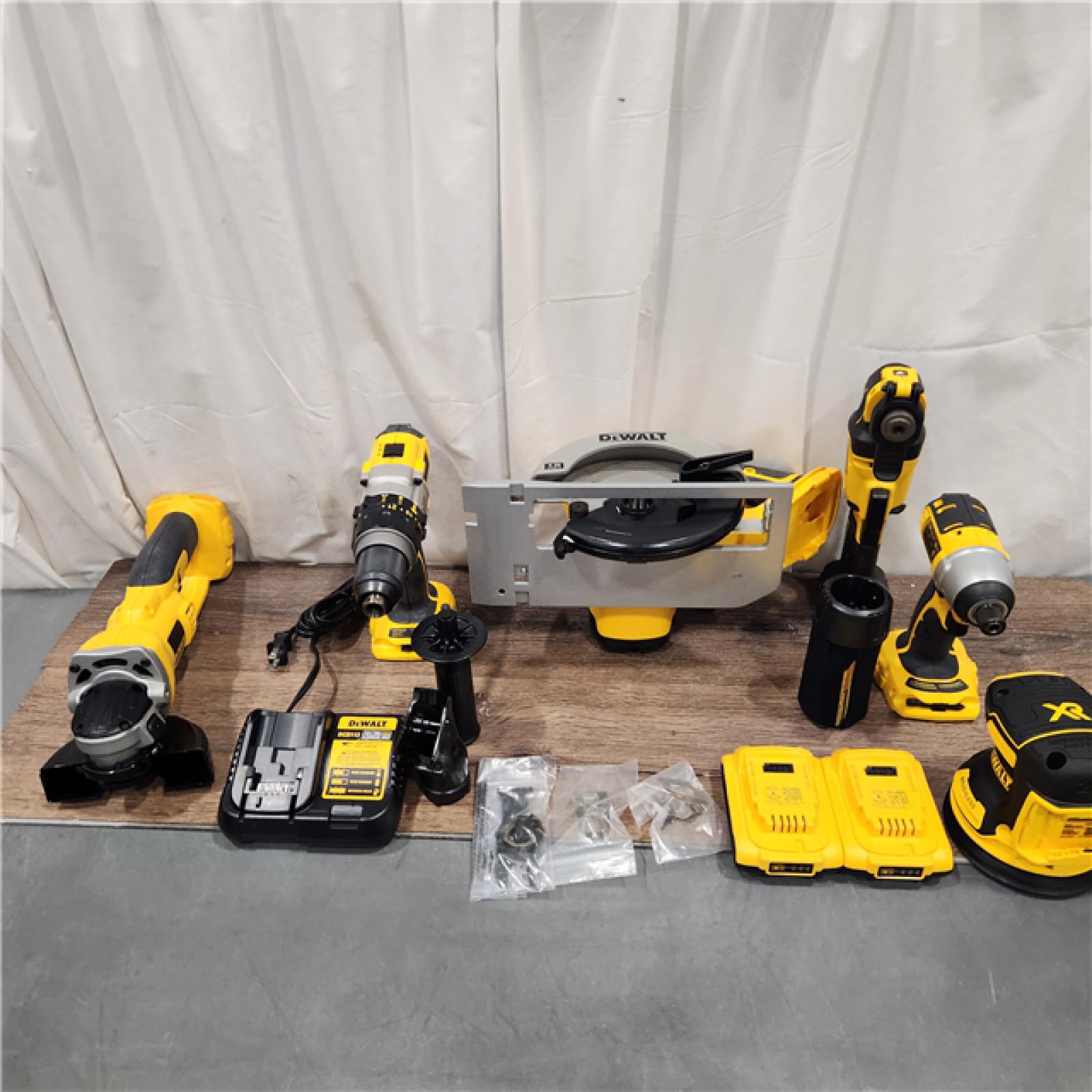 AS IS Dewalt 20-Volt MAX ToughSystem Lithium-Ion 6-Tool Cordless Combo Kit