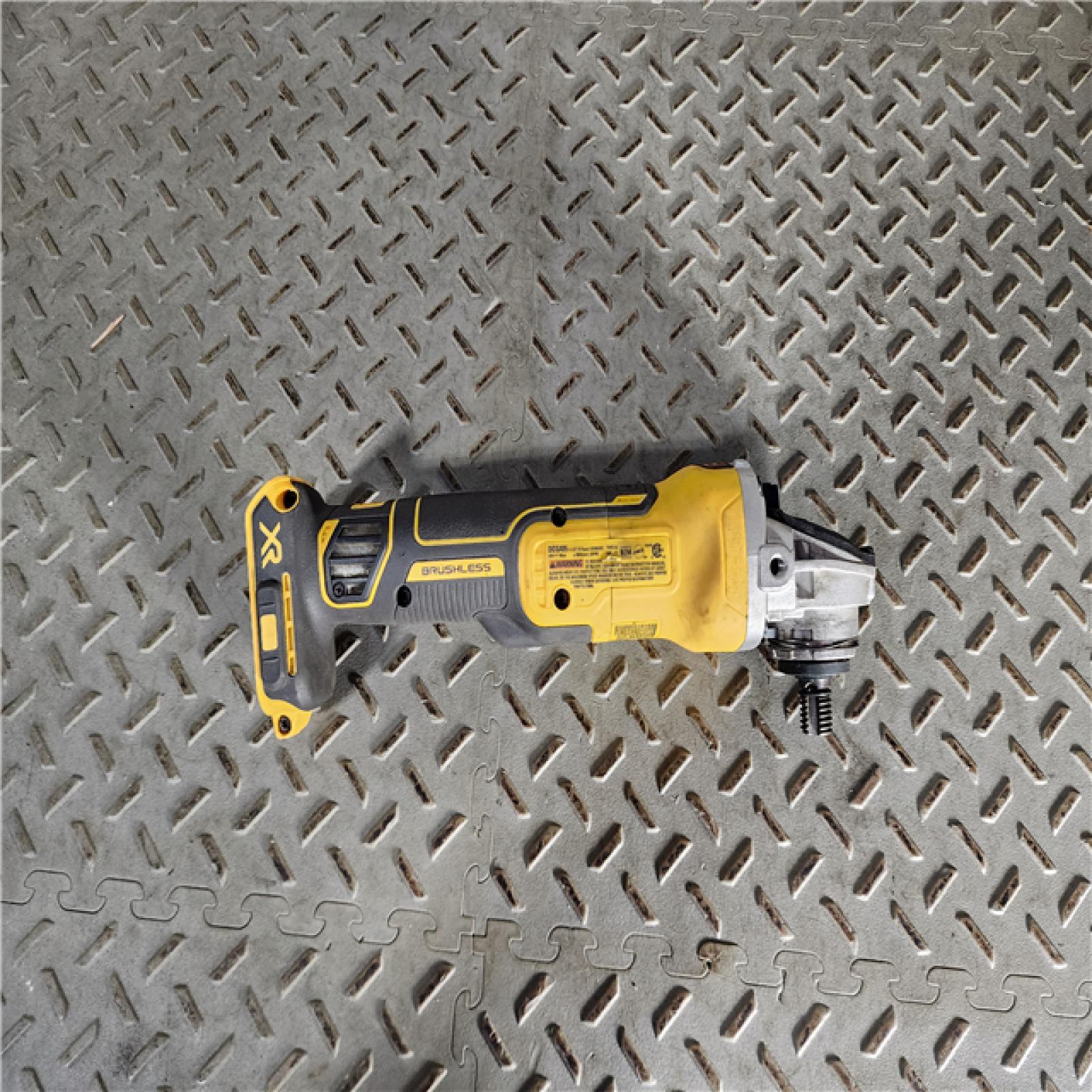 HOUSTON LOCATION - AS-IS DeWalt DCG405B 20V Max XR 4.5-Inch Slide Switch Small Angle Grinder (Tool Only)