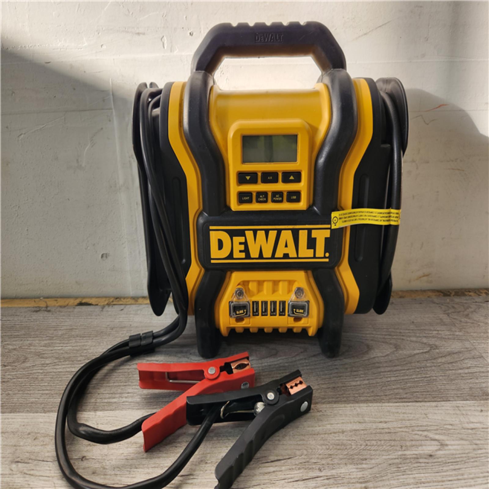 Phoenix Location DEWALT Portable Power 2000 Peak Amp Jump Starter w/Digital Compressor