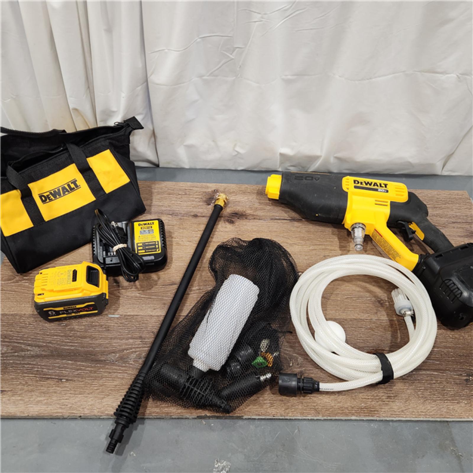 AS-IS Dewalt 20V 550 PSI  1 GPM Cordless Power Cleaner W/ 4 Nozzles Tool-Only DCPW550B