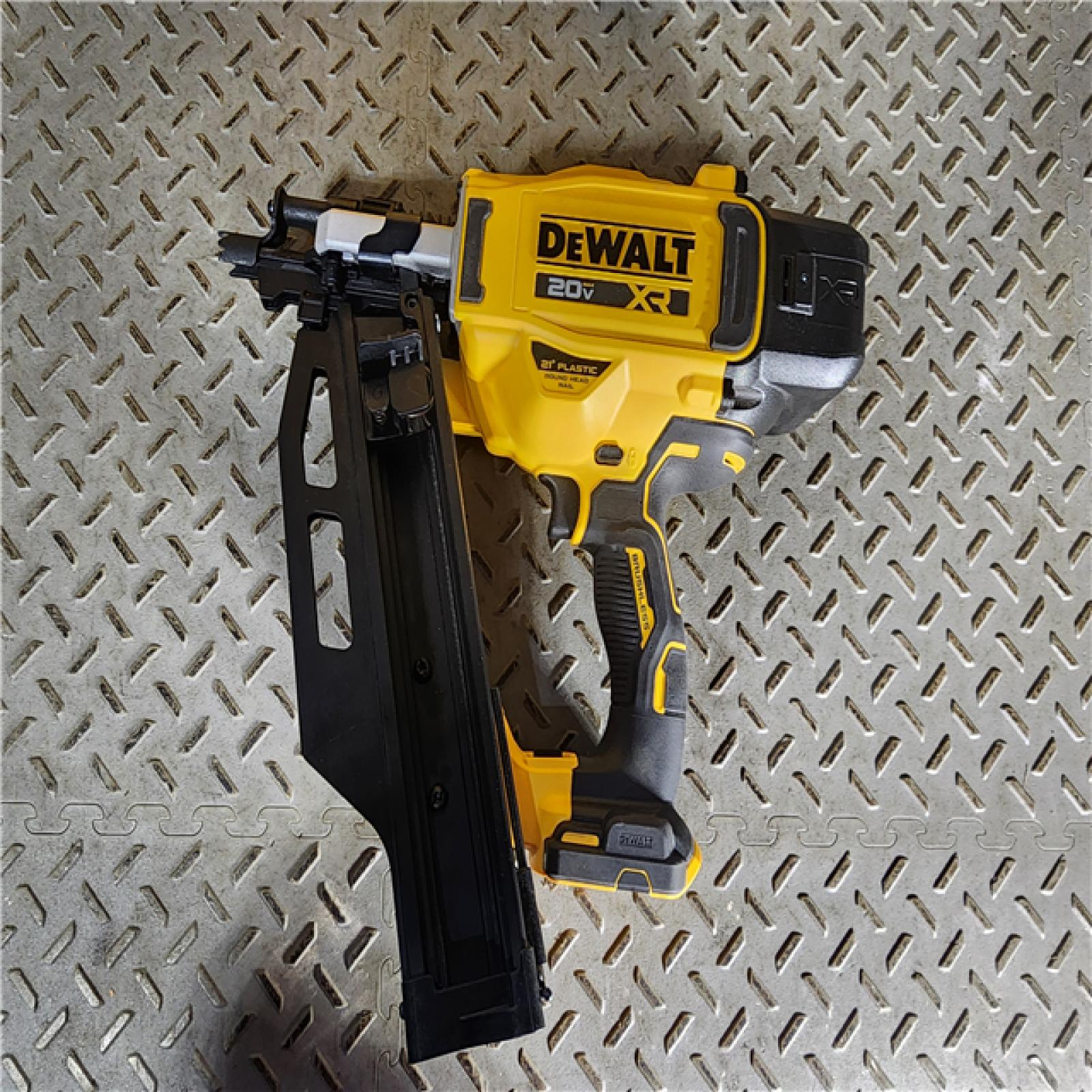 HOUSTON LOCATION - AS-IS (APPEARS LIKE NEW) 20-Volt 21° Cordless Framing Nailer (Tool-Only)