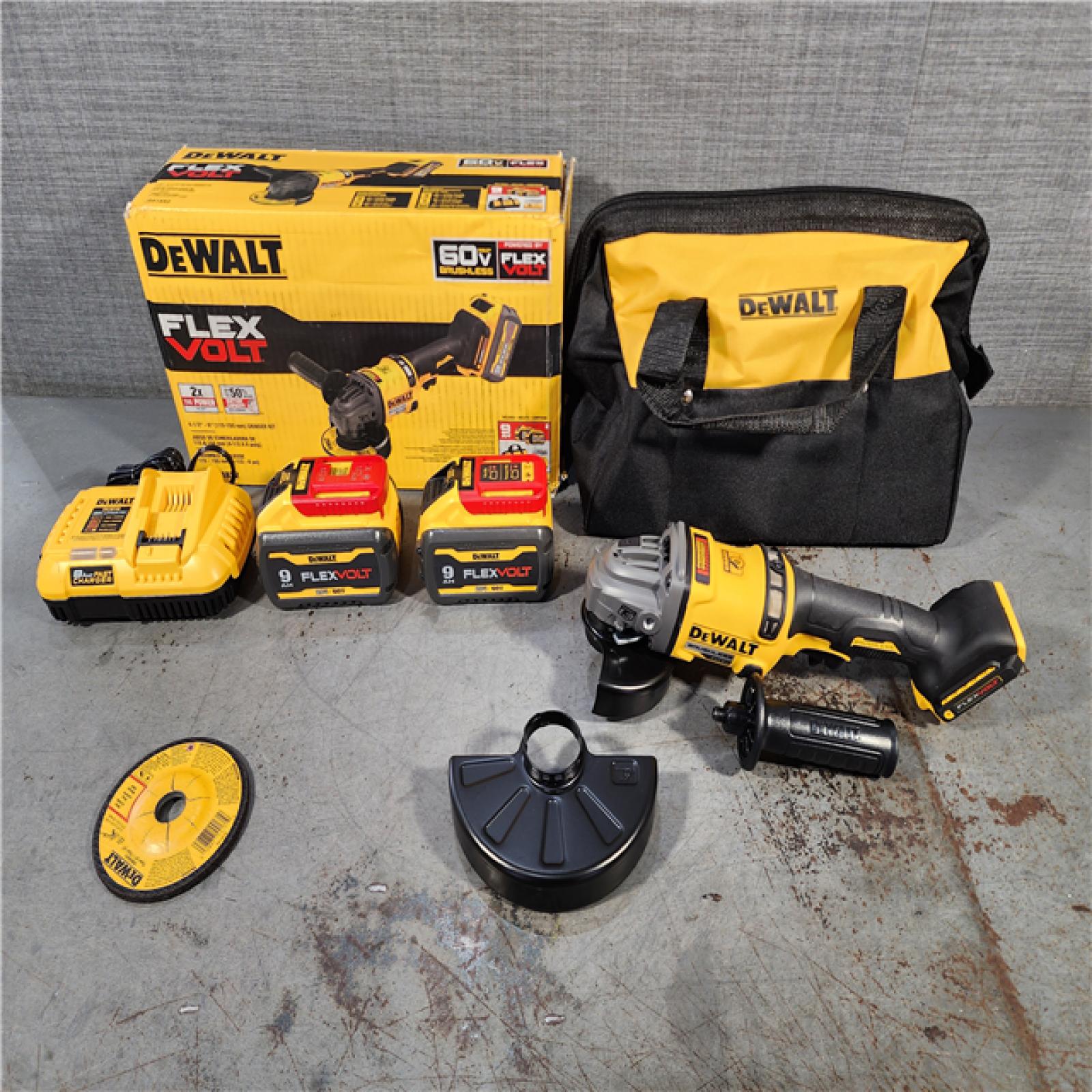 HOUSTON LOCATION - AS-IS (APPEARS LIKE NEW) DeWalt Flexvolt 60V Max Cordless Grinder  4.5 in; 6 in  Kit  1 KT