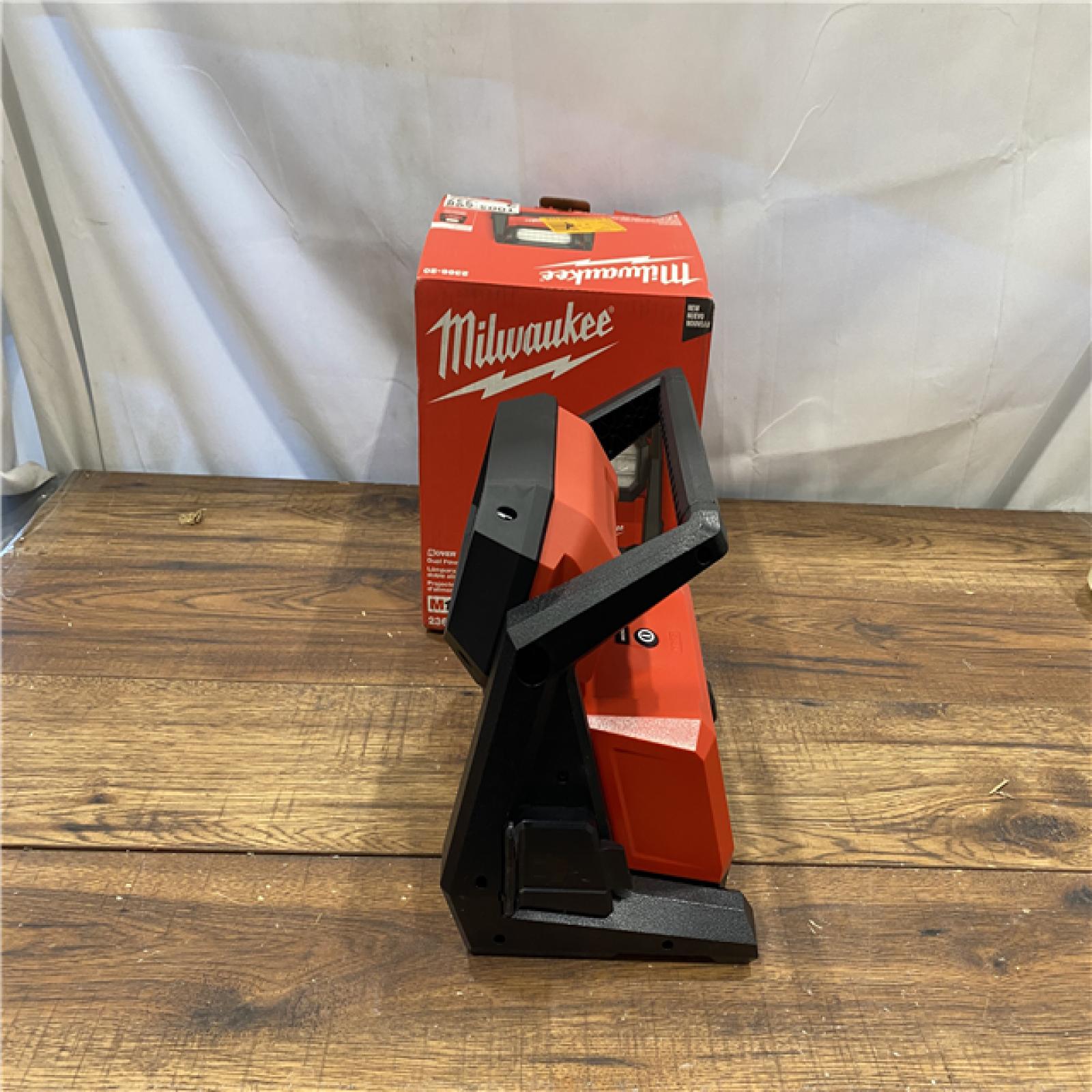 AS IS Milwaukee M18 ROVER Dual Power Flood Light