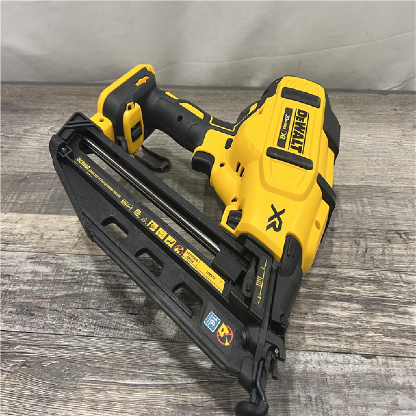 AS-IS DeWalt DCN660D1 20V 16 Gauge Cordless Angled Finish Nailer Kit W/ 2Ah Battery