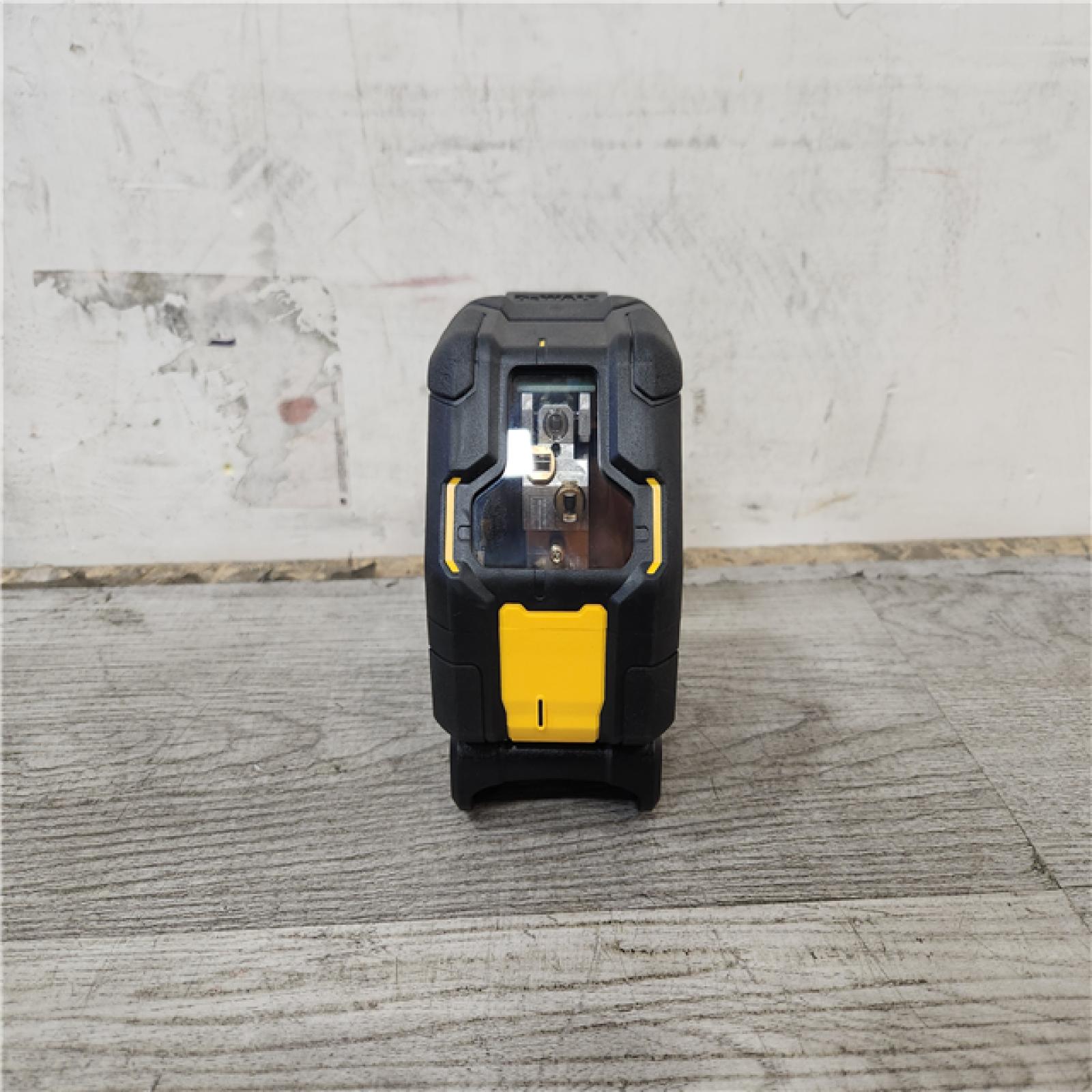 Phoenix Location DEWALT 20V MAX Lithium-Ion Cross Line Laser Level (No Battery)