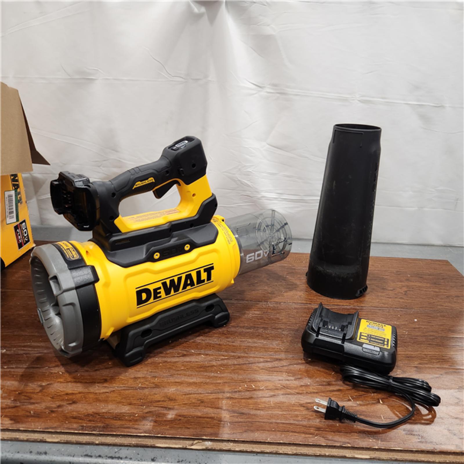 AS-IS FLEXVOLT 60V MAX 160 MPH 760 CFM Brushless Cordless  and Charger