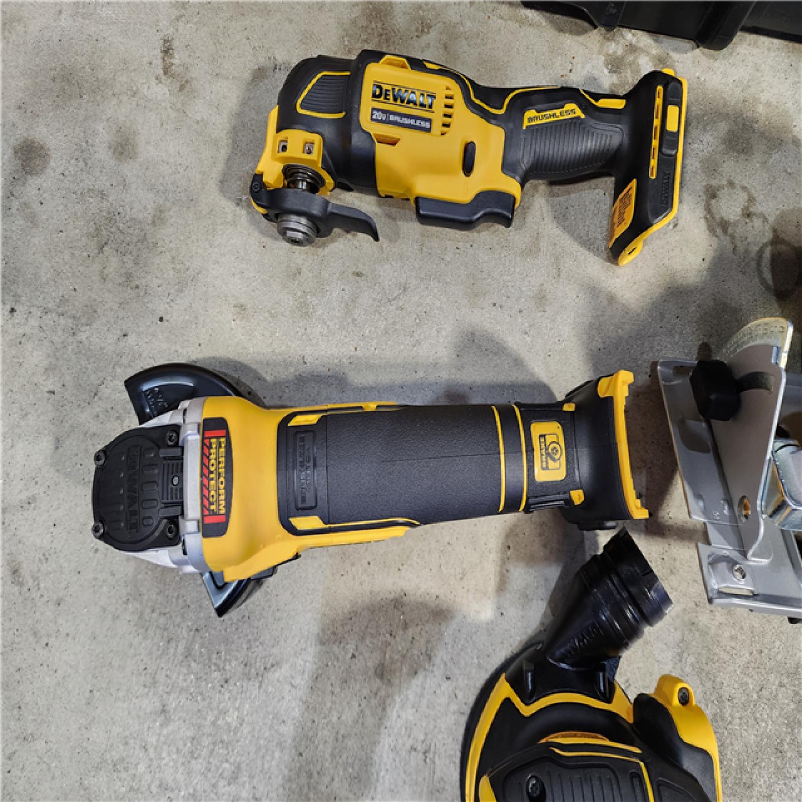 HOUSTON LOCATION - AS-IS (APPEARS LIKE NEW) Dewalt 20-Volt MAX ToughSystem Lithium-Ion 6-Tool Cordless Combo Kit