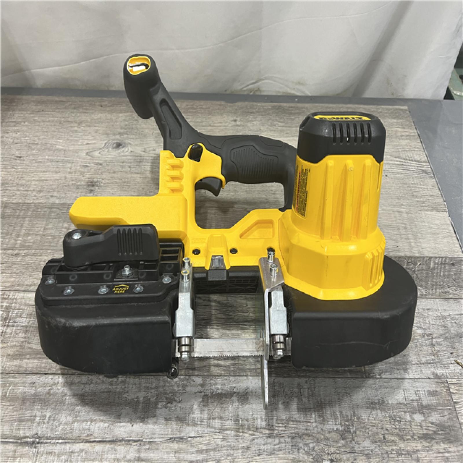 AS-IS DeWalt 20V MAX Cordless Lithium-Ion 15 in Band Saw (Tool Only)