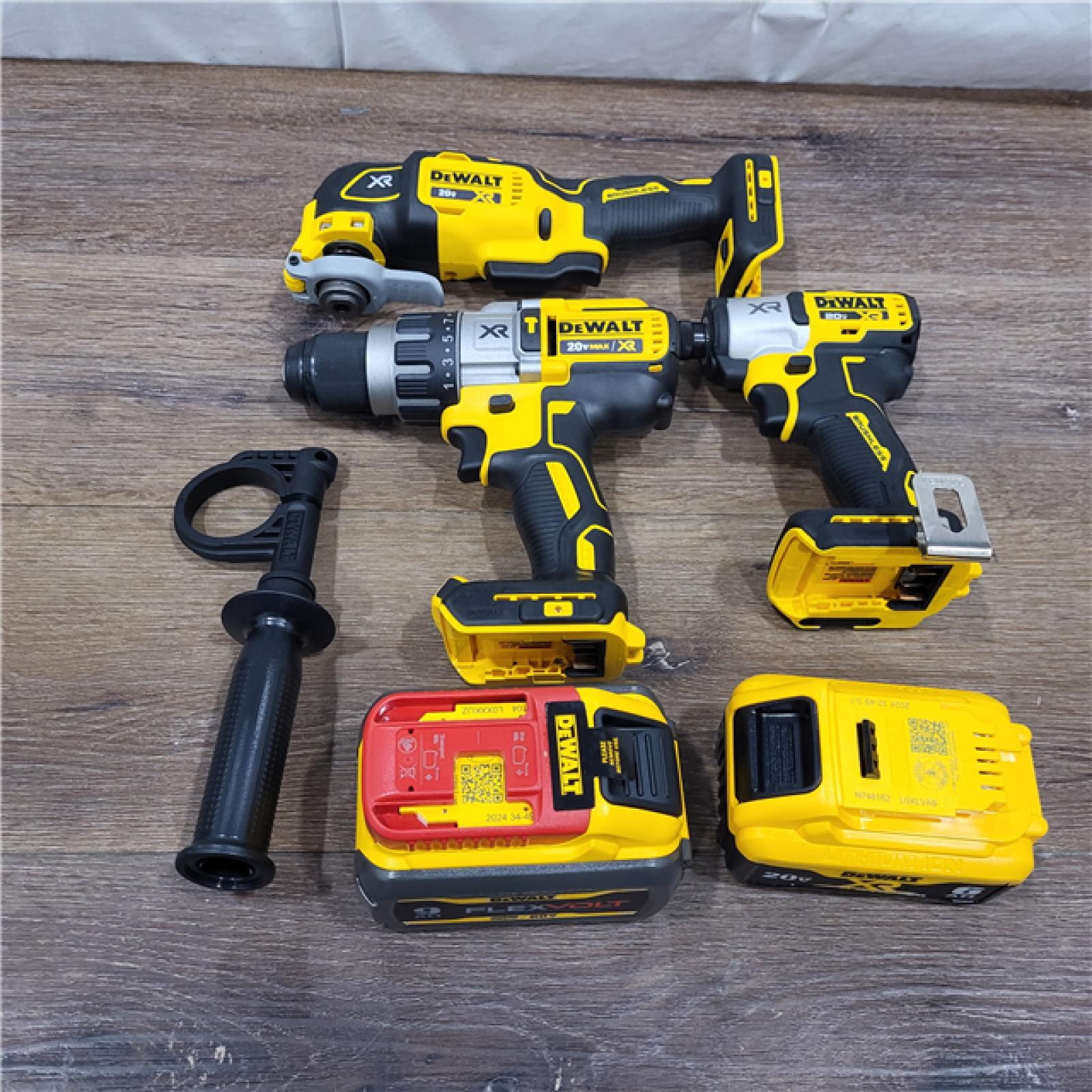 AS-IS DEWALT 20-Volt Lithium-Ion Cordless 3-Tool Combo Kit with FLEXVOLT 9 Ah and 20V 6 Ah Batteries and Charger