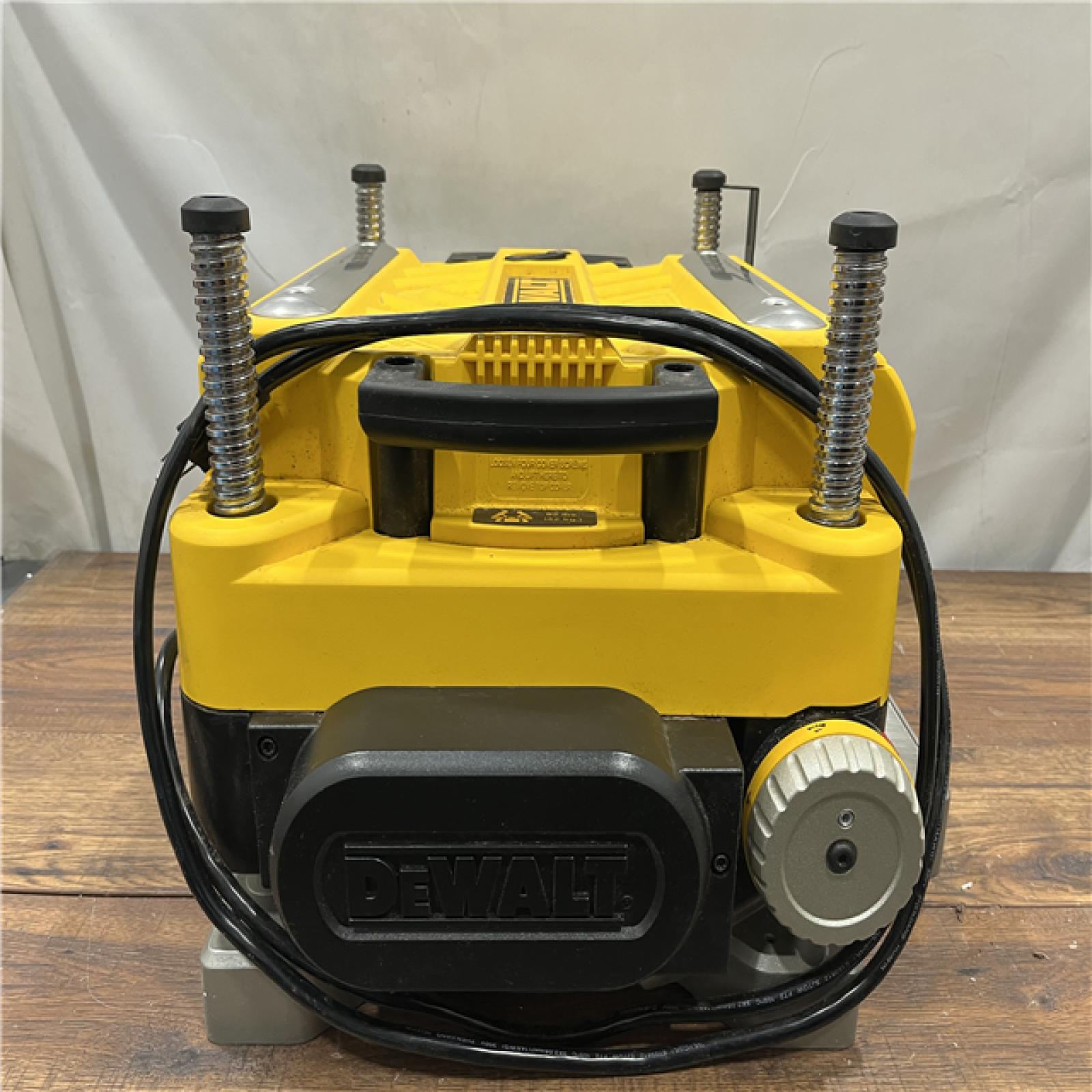 AS IS DEWALT 13 2 Speed 3-Knife Thickness Planer