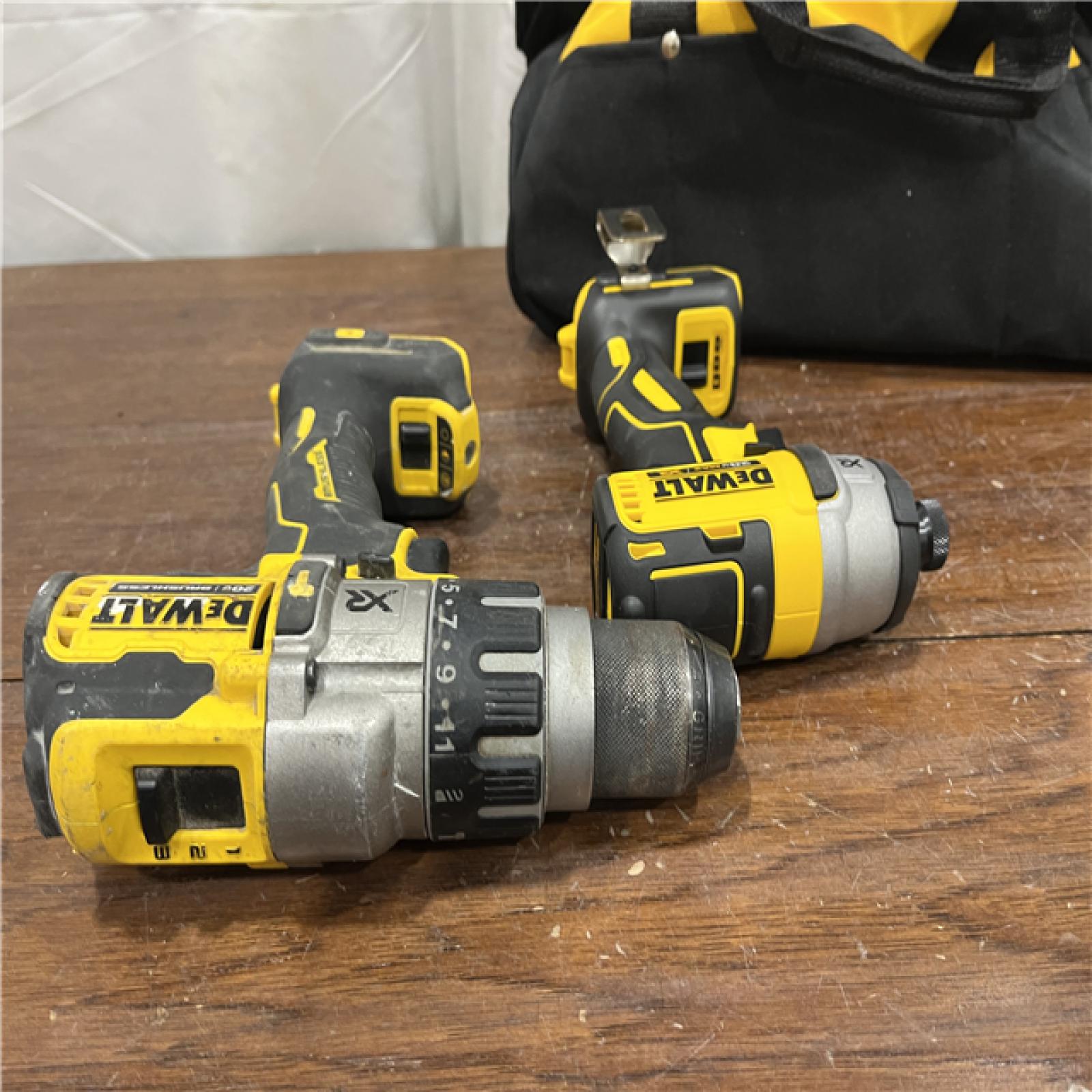 AS-ISDEWALT 20V MAX Cordless Brushless Hammer Drill/Driver 2 Tool Combo Kit with FLEXVOLT ADVANTAGE