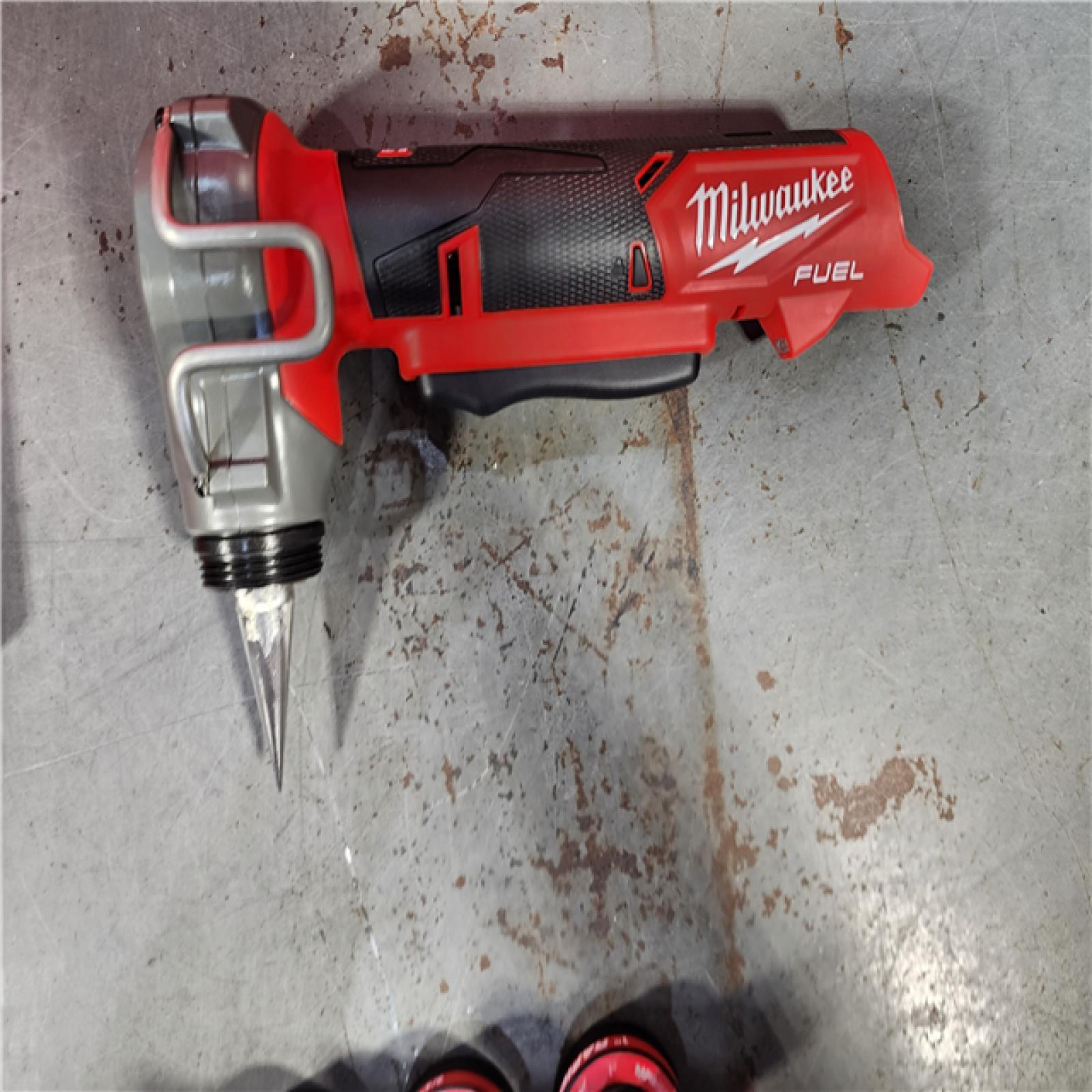 HOUSTON LOCATION - AS-IS (APPEARS LIKE NEW) Milwaukee 2532-22 Expander Kit W/ 1/2 -1  Heads