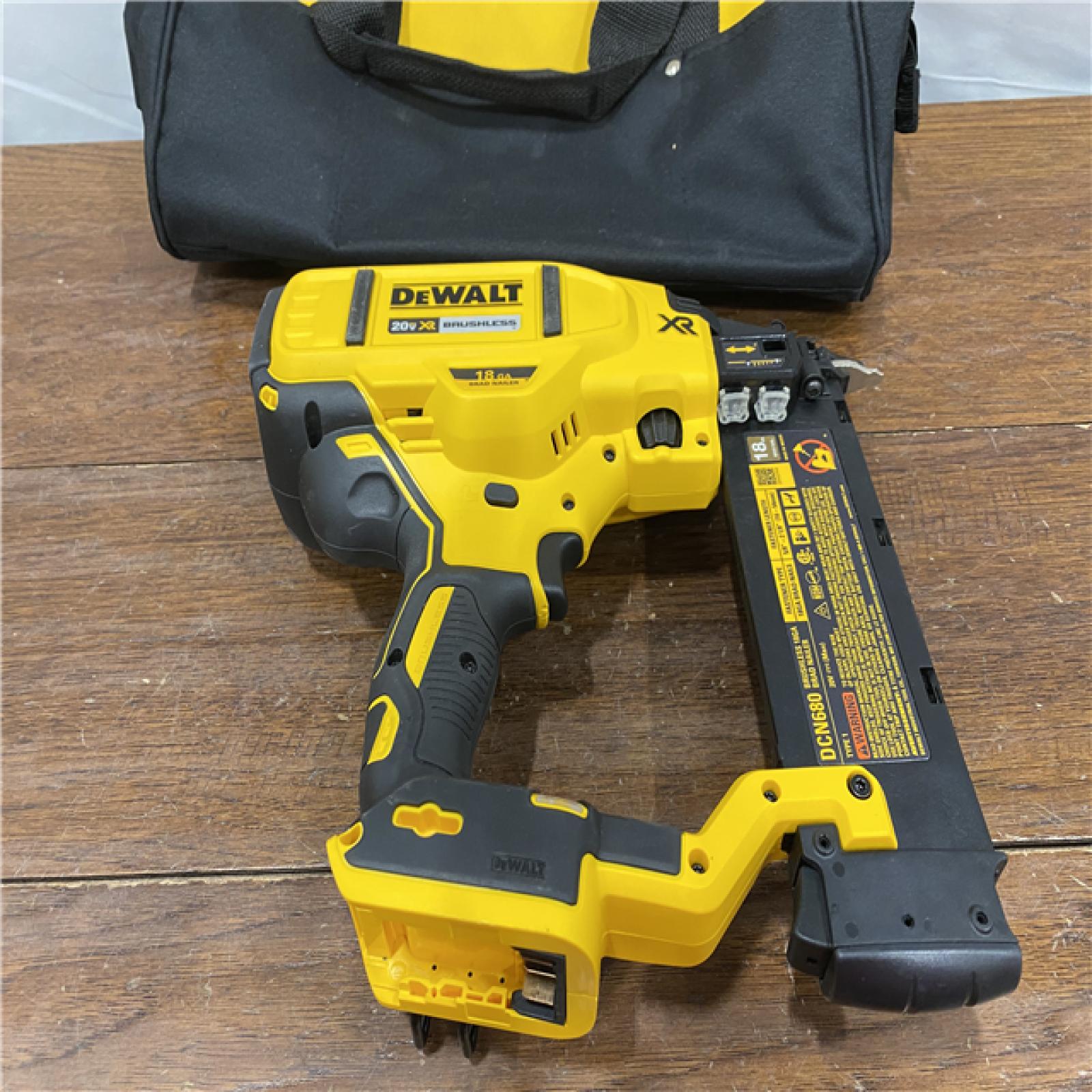 AS-ISDEWALT 20V MAX XR 18 Gauge Brad Nailer Kit