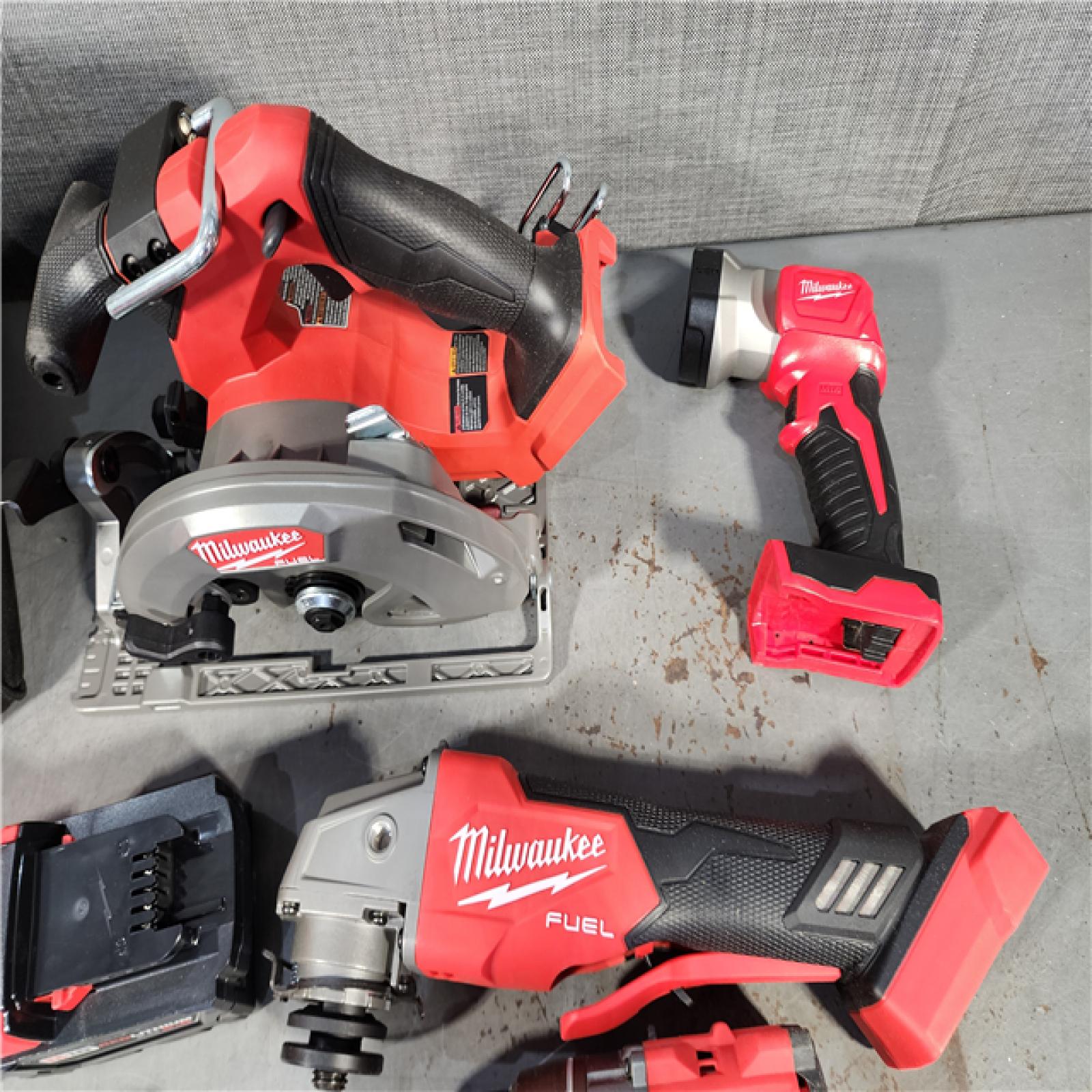 HOUSTON LOCATION - AS-IS Milwaukee 5 Tool Combo Kit W/ (2) Battery & Charger