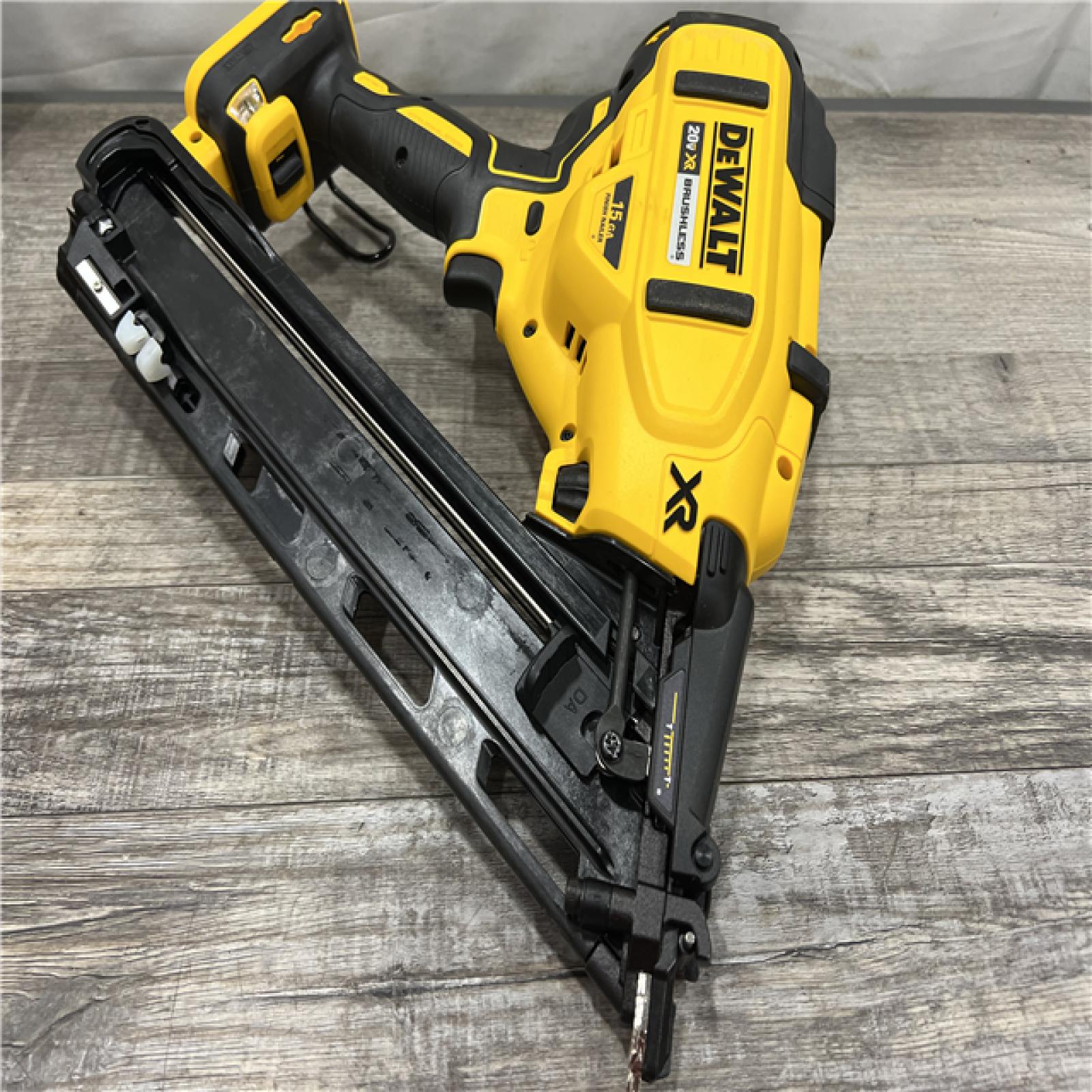 AS-IS DEWALT 20V MAX XR 15 Ga. Cordless 34 Deg Nailer 20 V