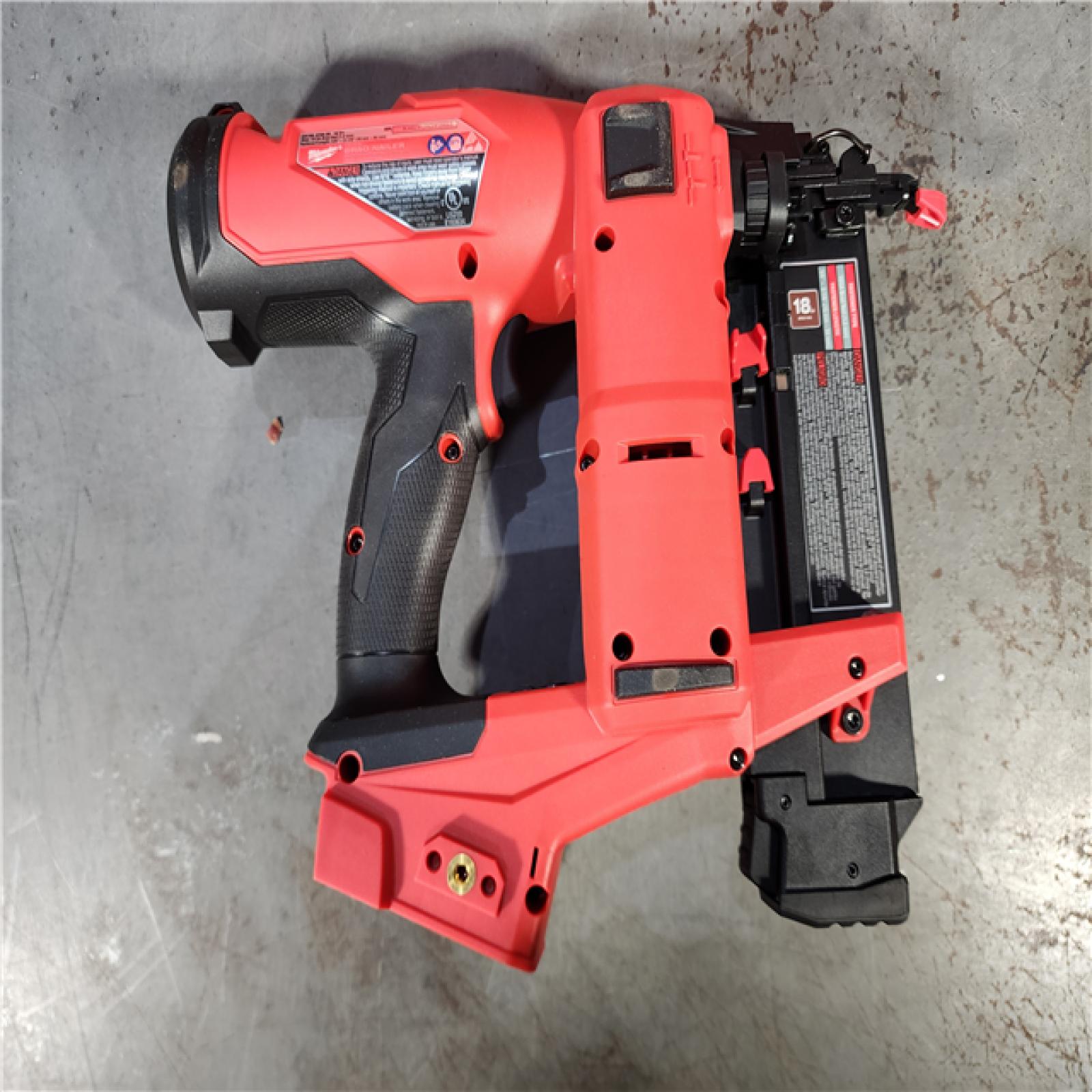 HOUSTON LOCATION - AS-IS (APPEARS LIKE NEW) Milwaukee M18 Fuel 18V Brushless 18-Gauge Brad Nailer 2746-20 (Bare Tool)