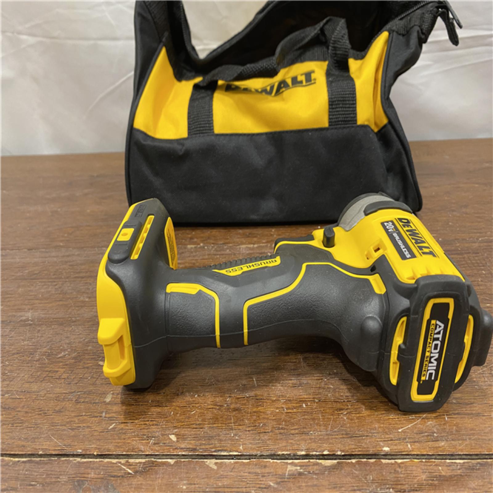 AS-ISDEWALT ATOMIC 20V MAX* Brushless Cordless Compact 1/4 in. Impact Driver Kit