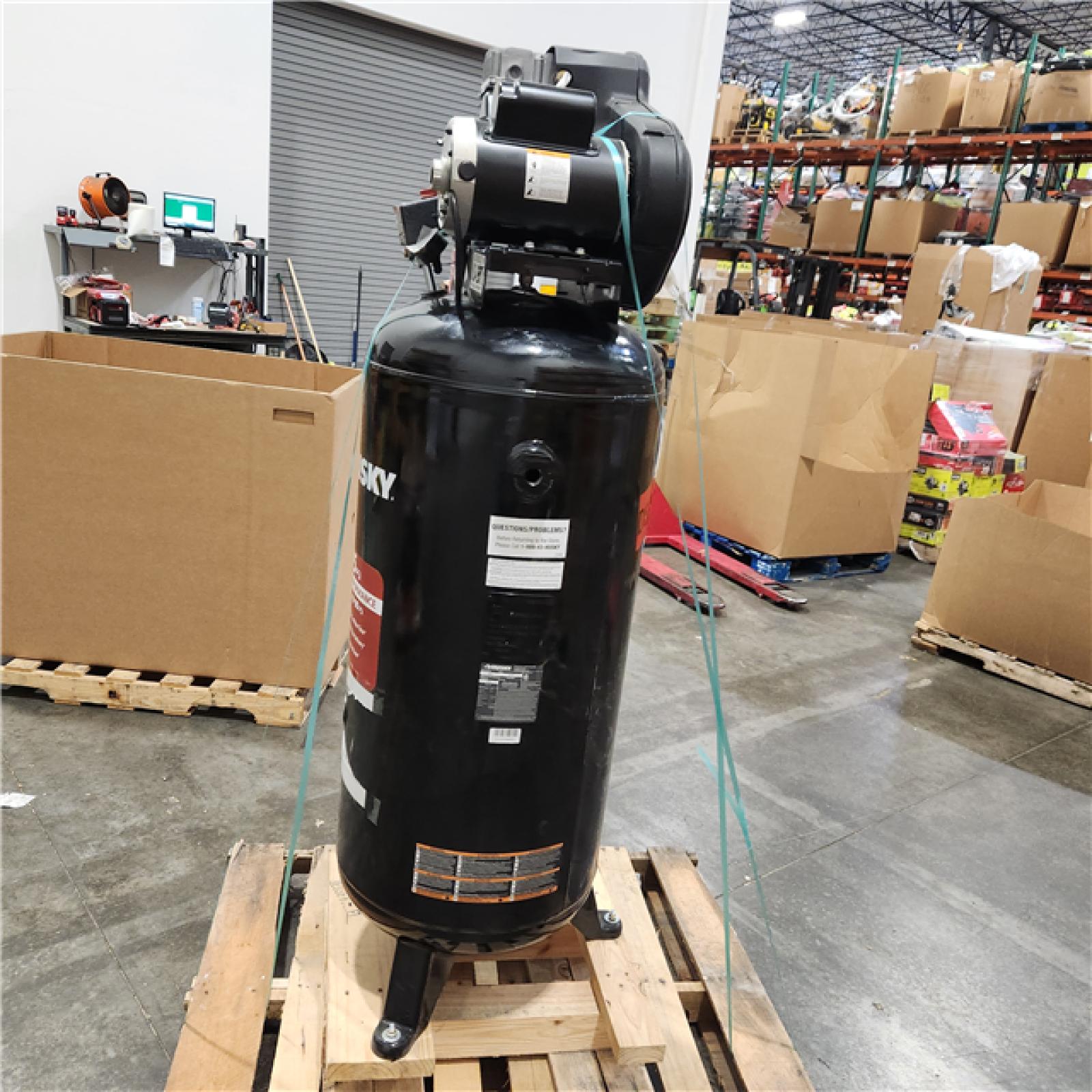 Dallas Location - As-Is Husky C603H Stationary Electric Air Compressor