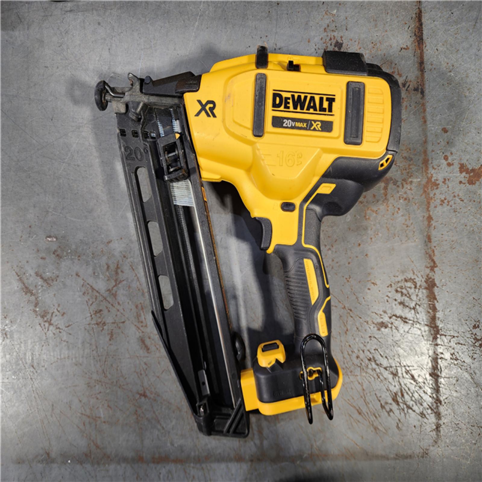 HOUSTON LOCATION - AS-IS DeWalt DCN660D1 20V 16 Gauge Cordless Angled Finish Nailer Kit W/ 2Ah Battery