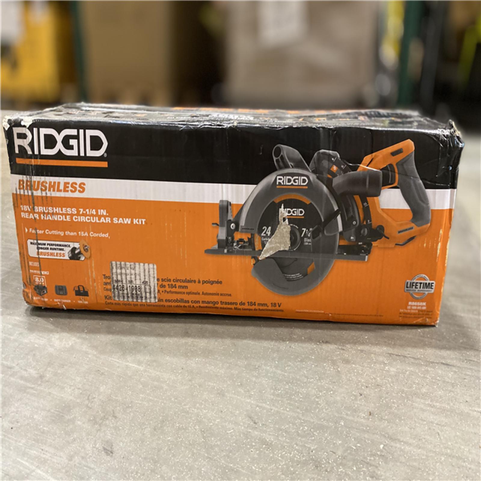 NEW! - RIDGID 18V Brushless Cordless 7-1/4 in. Rear Handle Circular Saw Kit with 8.0 Ah MAX Output Battery, 18V Charger and Bag