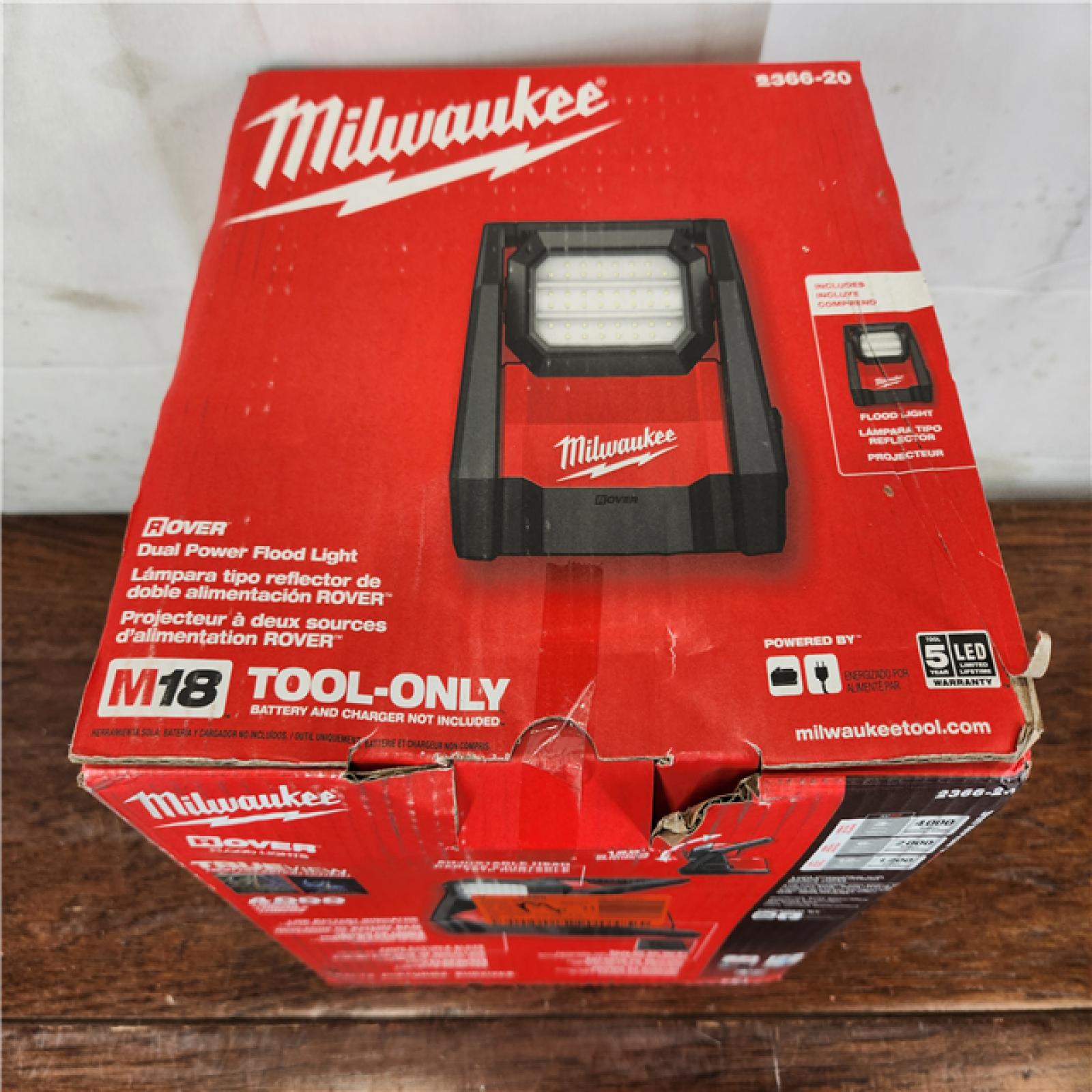 NEW! Milwaukee M18 GEN-2 18-Volt Lithium-Ion Cordless 4000 Lumens ROVER LED AC/DC Flood Light (Tool-Only)