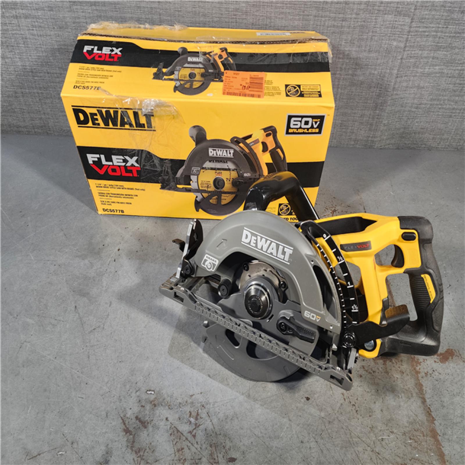 HOUSTON LOCATION - AS-IS DEWALT FLEXVOLT 60V MAX Cordless Brushless 7-1/4 in. Wormdrive Style Circular Saw (Tool Only)