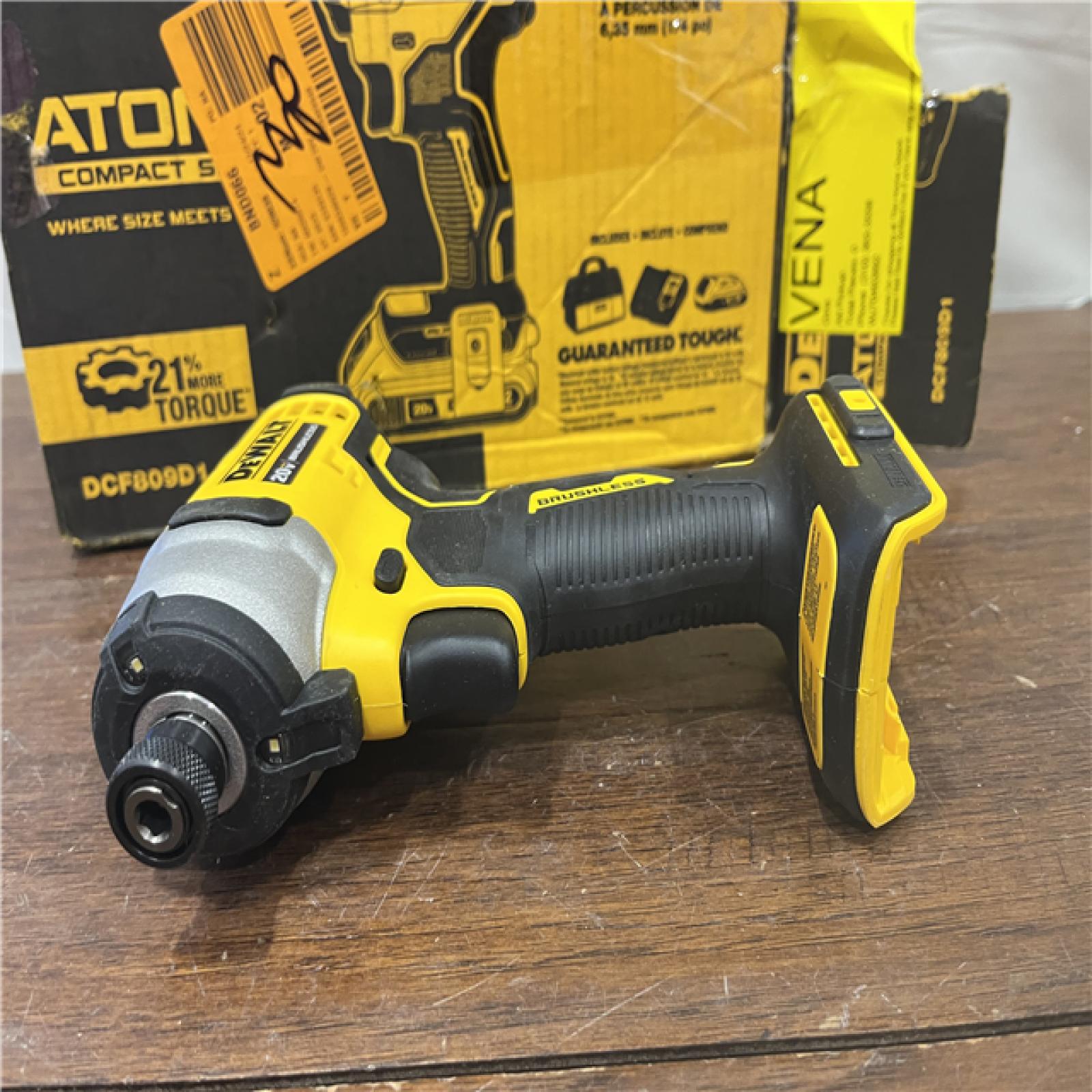 AS-ISDEWALT ATOMIC 20V MAX* Brushless Cordless Compact 1/4 in. Impact Driver Kit