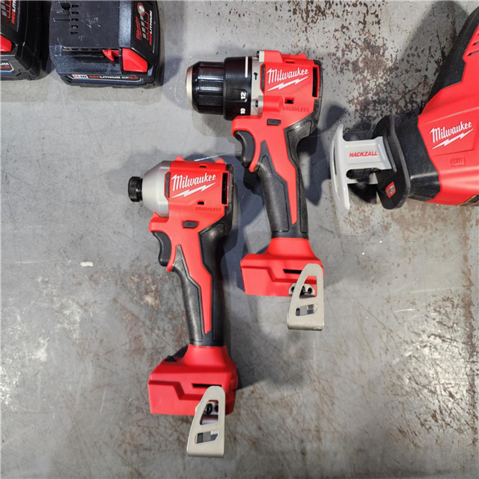 HOUSTON LOCATION - AS-IS MILWAUKEE 4 TOOL COMBO KIT W/ (2) BATTERY & CHARGER