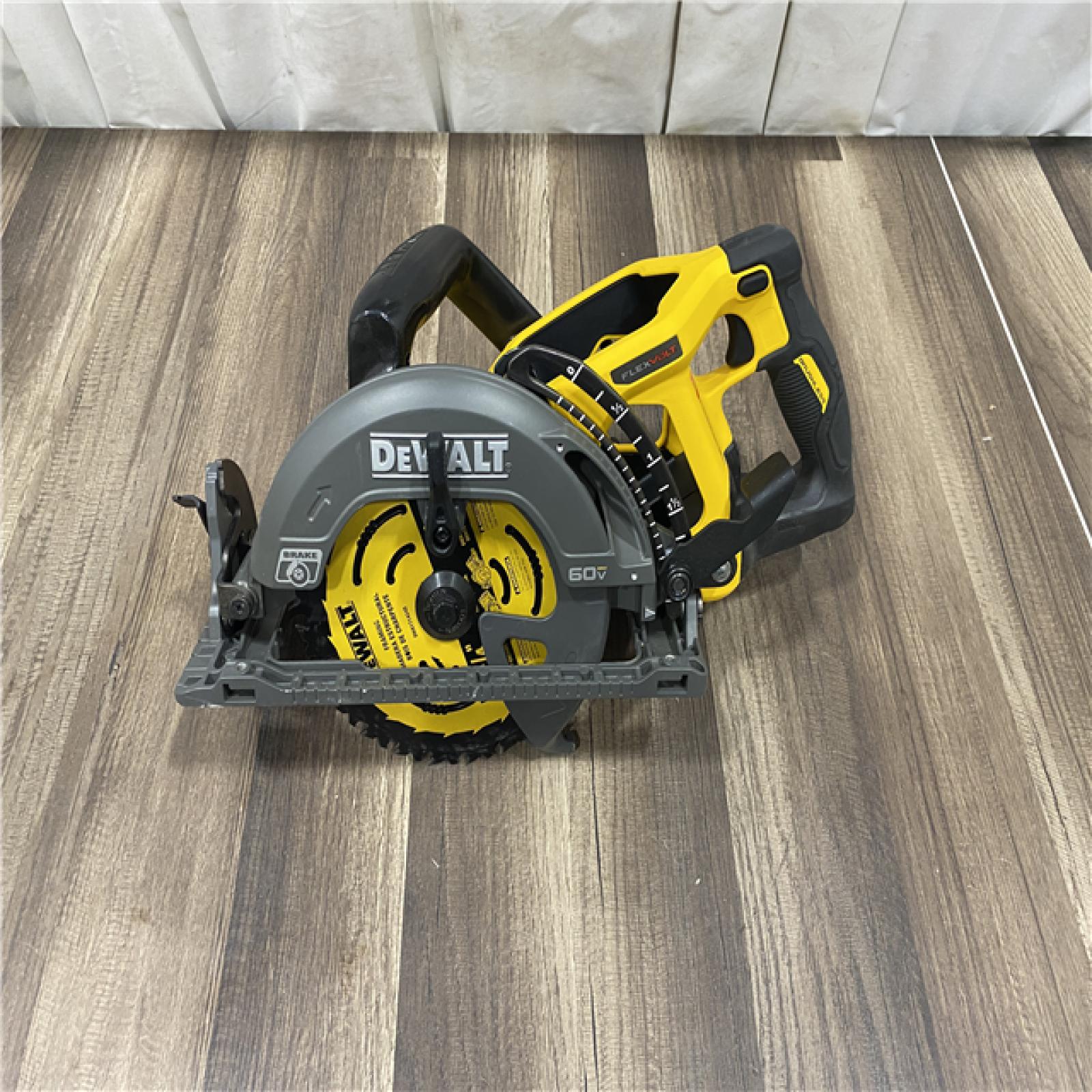 AS IS DEWALT FLEXVOLT 60V MAX Cordless Brushless 7-1/4 in. Wormdrive Style Circular Saw (Tool Only)