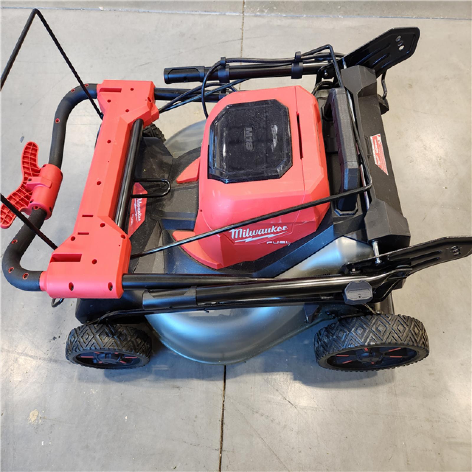 AS-IS Milwaukee M18 FUEL Brushless Cordless 21 in. Walk Behind Dual Battery Self-Propelled Mower Kit