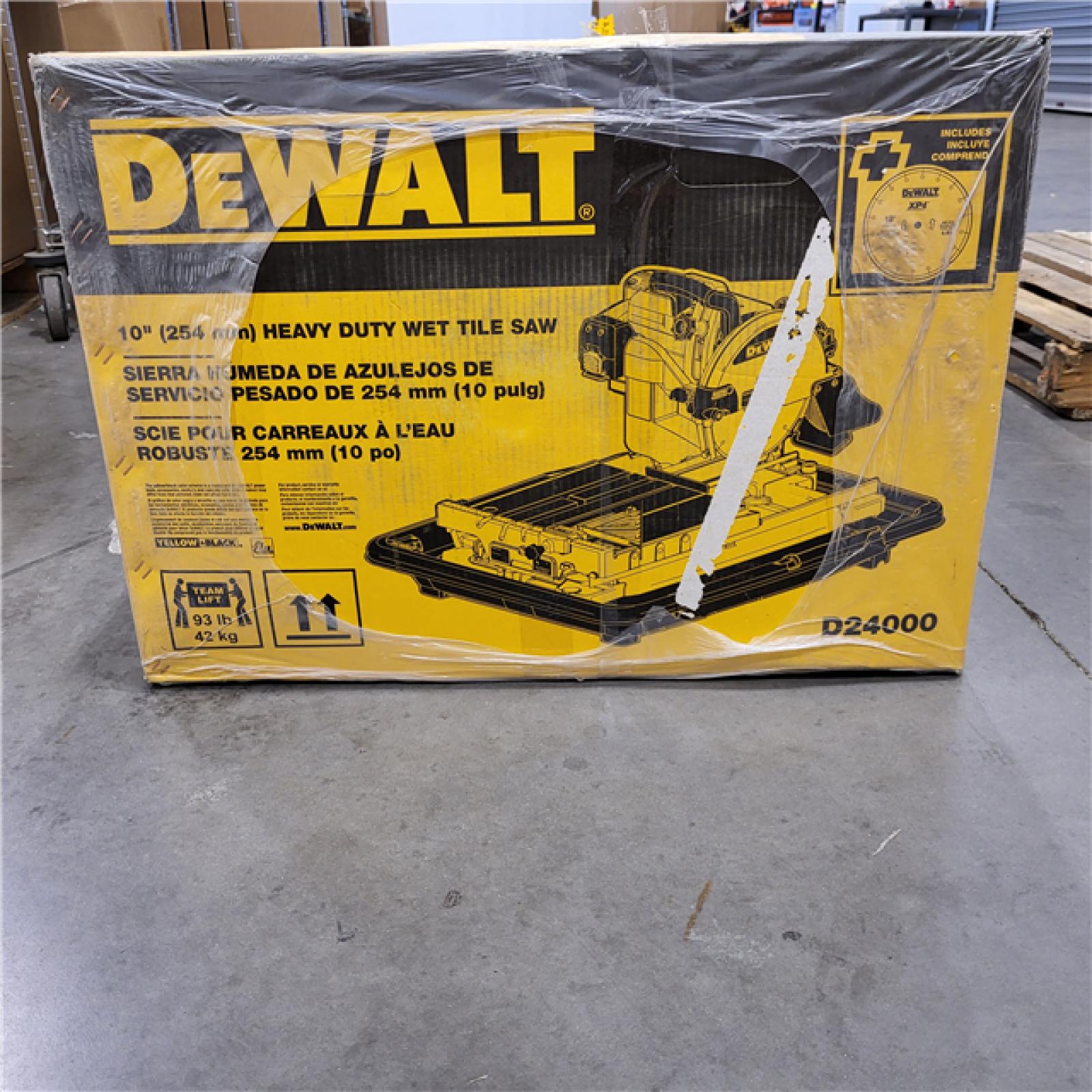 NEW! DEWALT D24000 1.5-Horsepower 10-Inch Wet Tile Saw [Wet tile saw]