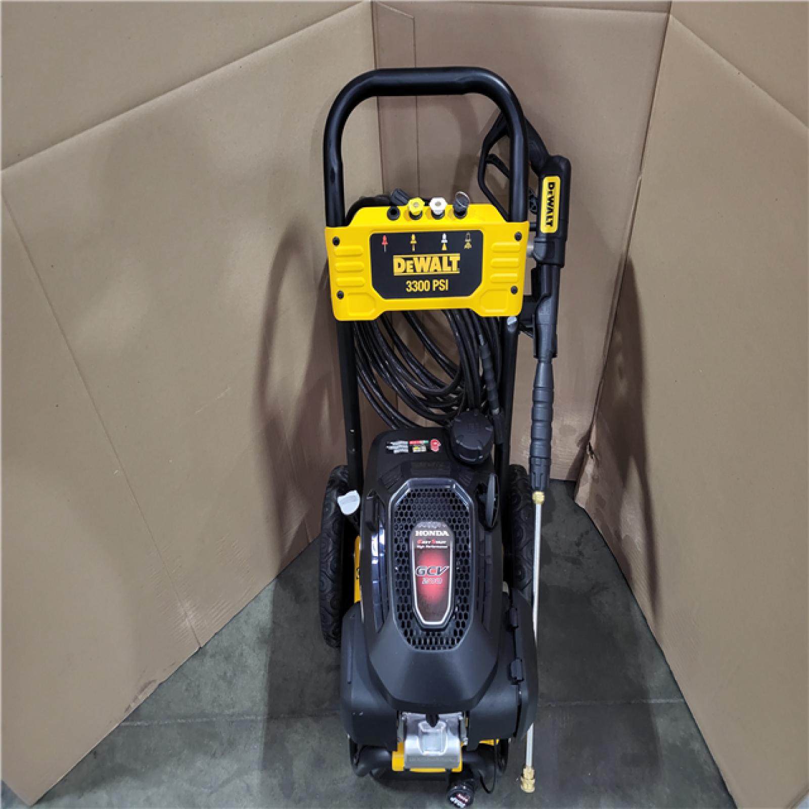 CALIFORNIA AS-IS DEWALT HIGH PERFORMANCE EASY START HONDA GVC 200 3300 PSI GAS PRESSURE WASHER