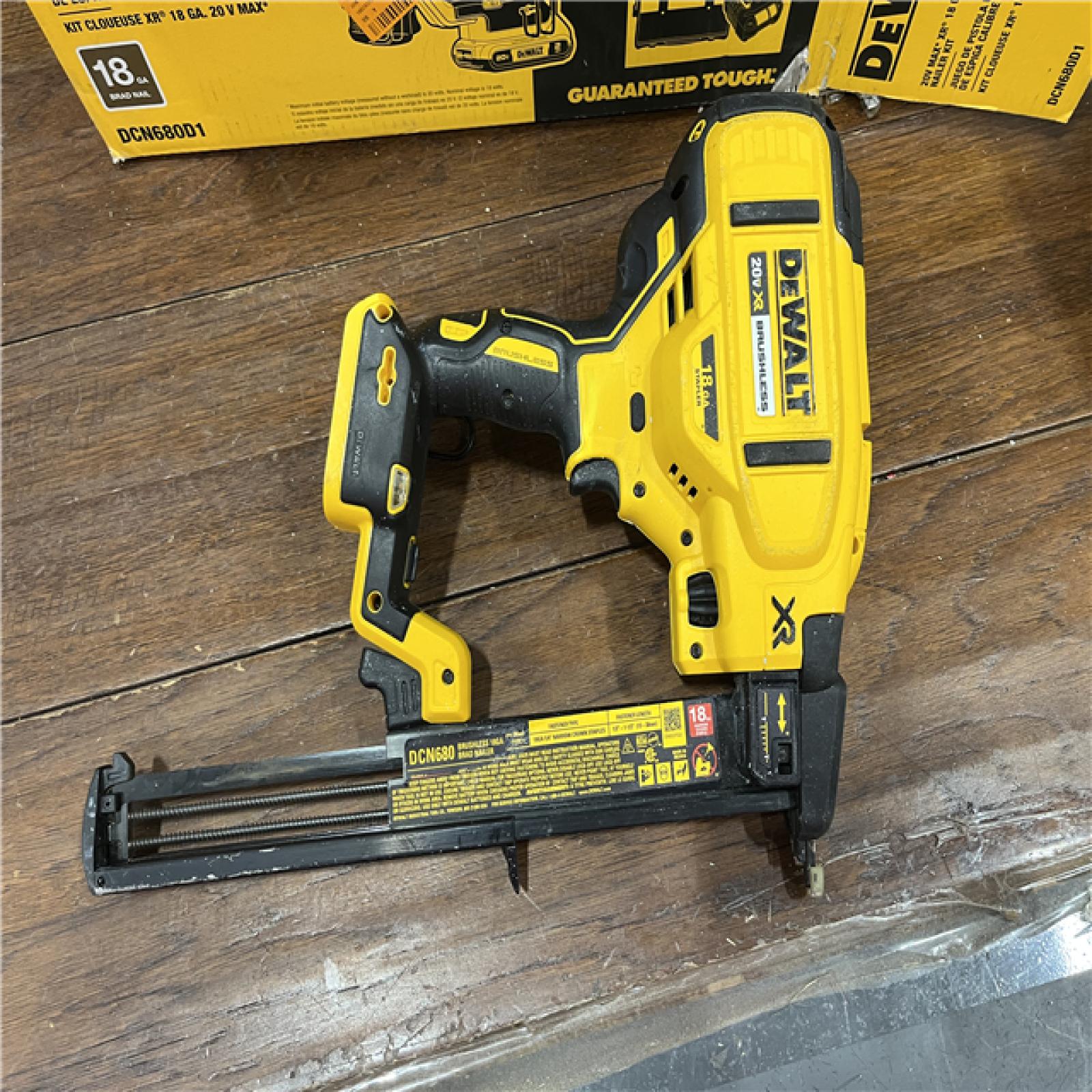 AS-ISDEWALT 20V MAX XR 18 Gauge Brad Nailer Kit