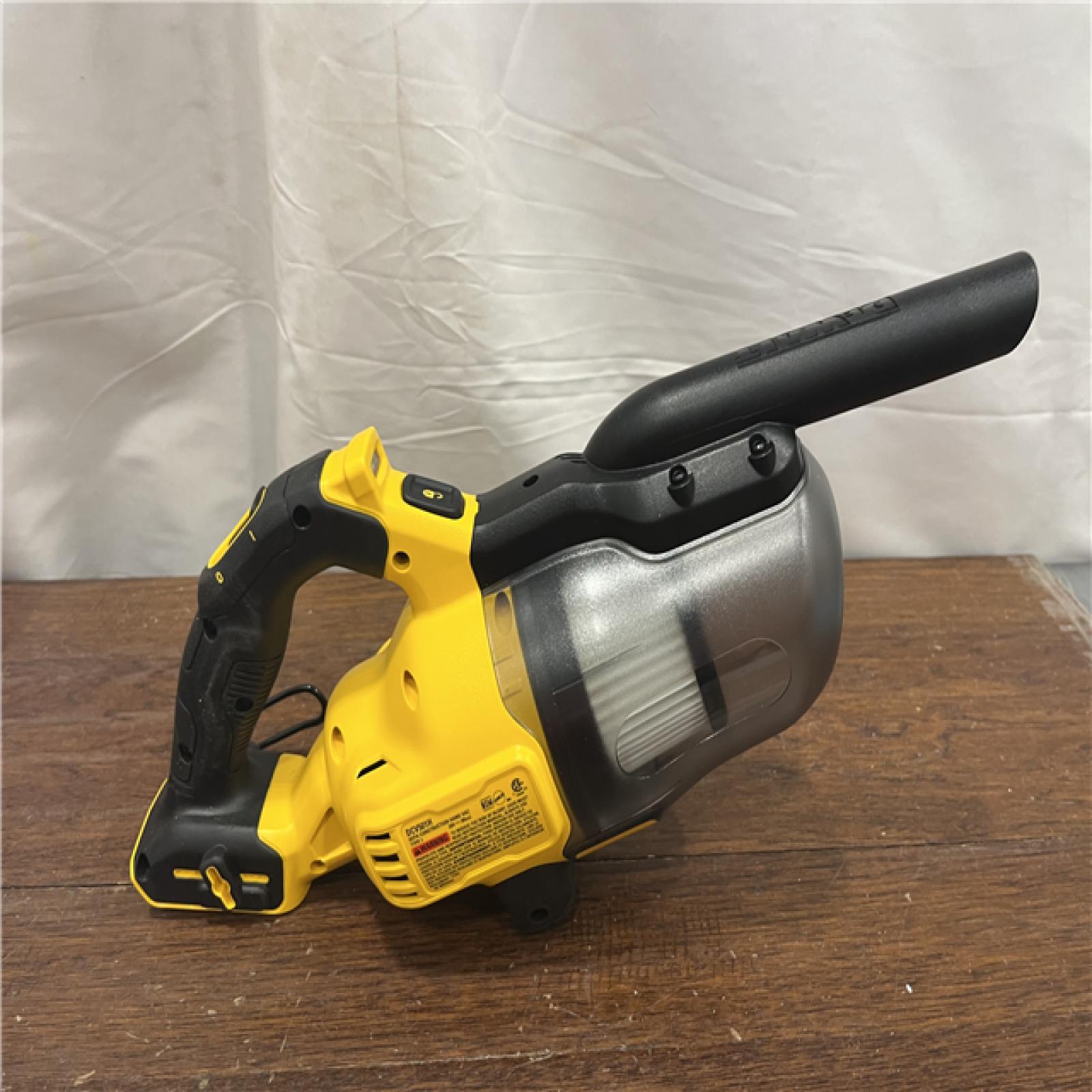 AS-ISDEWALT 20V Lithium-Ion Cordless Dry Hand Vacuum kit  (Tool Only)