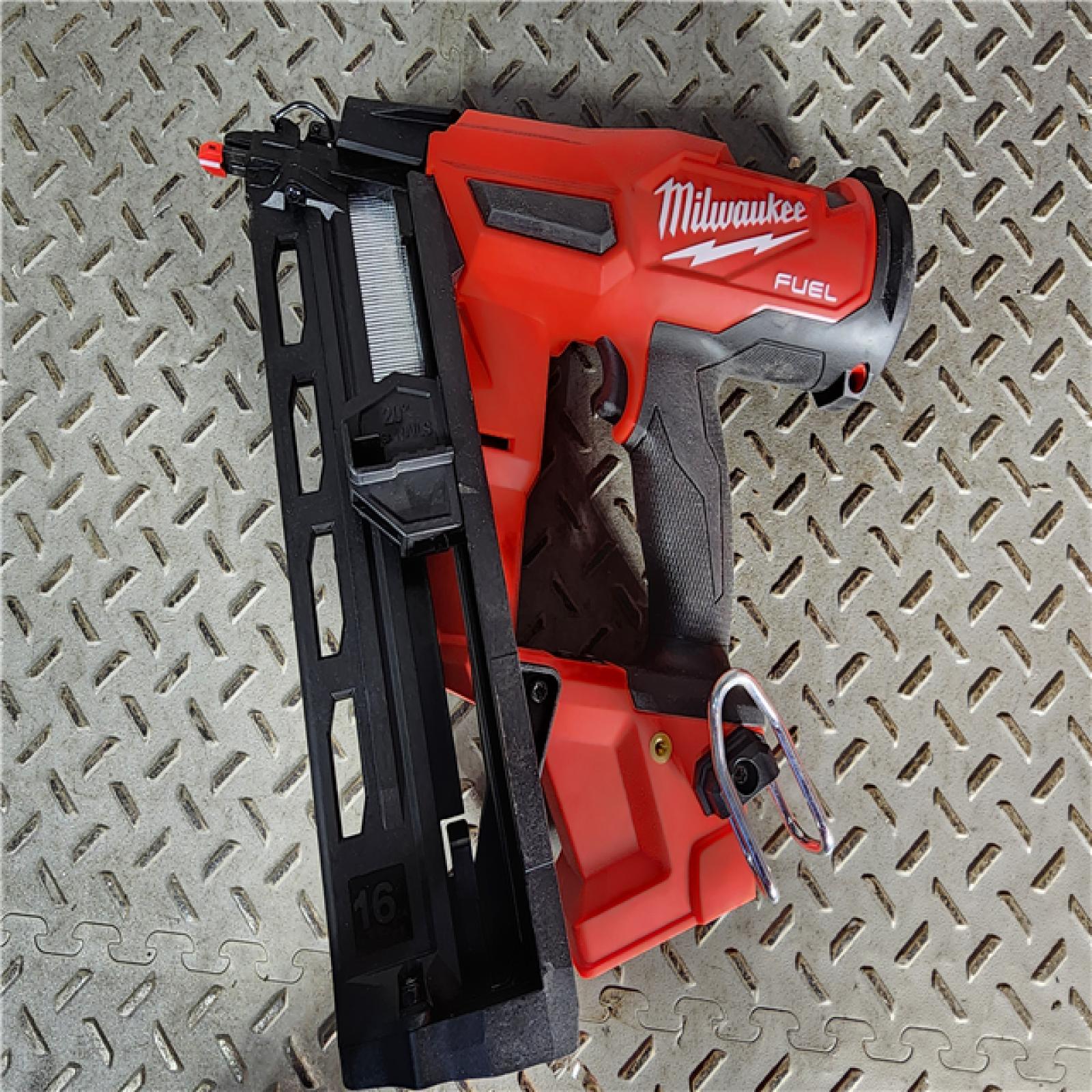 HOUSTON LOCATION - AS-IS Milwaukee 2841-20 18V Cordless Gen II 16 Gauge Angled Finish Nailer (Tool Only)