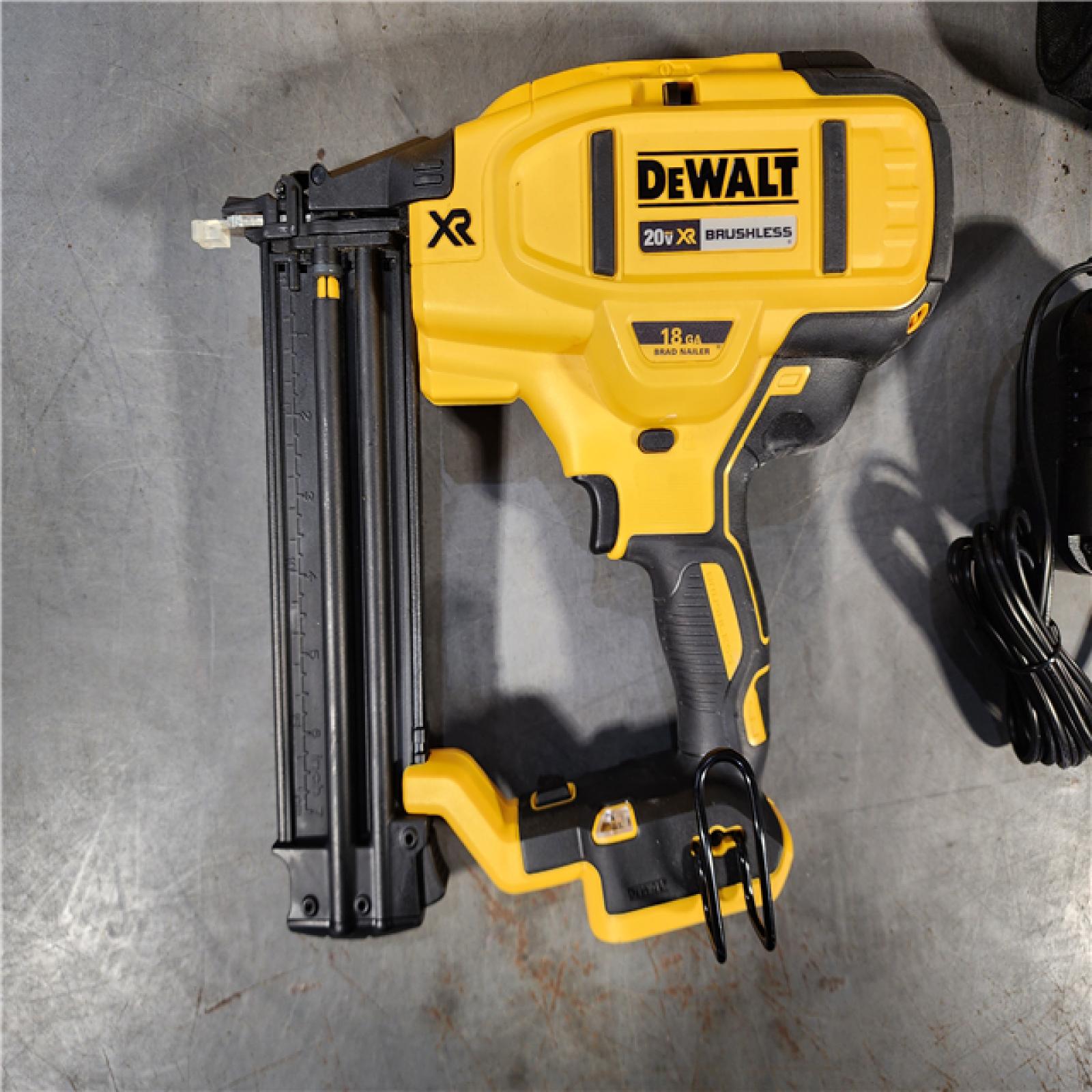 HOUSTON LOCATION - AS-IS DEWALT 20V MAX XR 18 Gauge Brad Nailer Kit