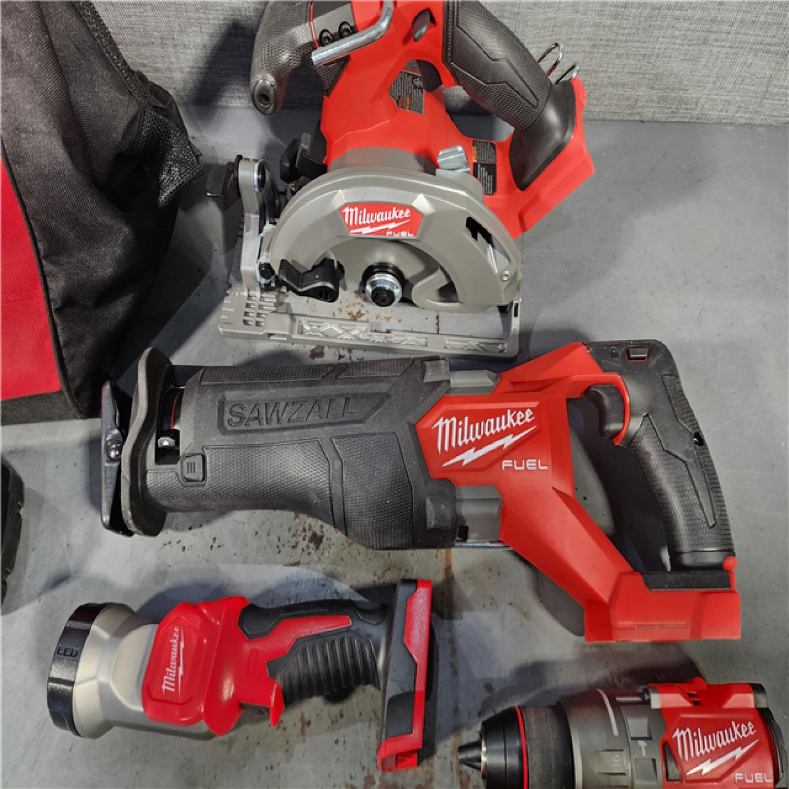 HOUSTON LOCATION - AS-IS Milwaukee 5 Tool Combo Kit W/ (2) Battery & Charger