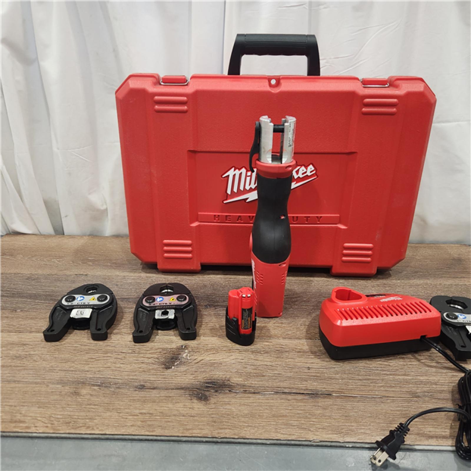 AS IS Milwaukee M12 Force Logic Press Tool 1/2 in. to 1 in. Kit