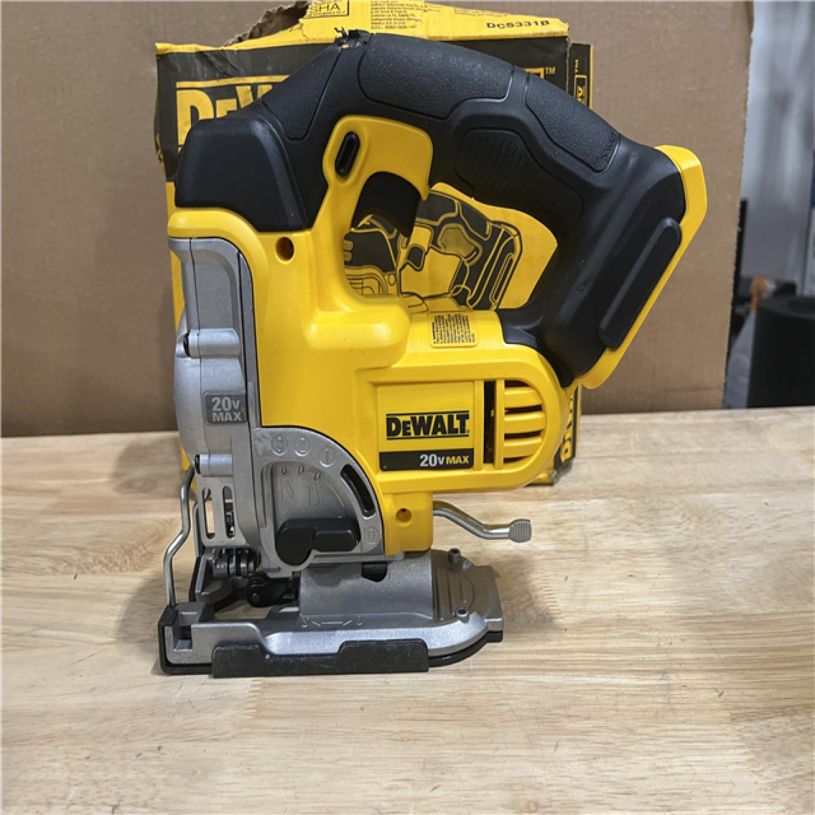 AS-IS  DEWALT 20V MAX Cordless Jig Saw (Tool Only)